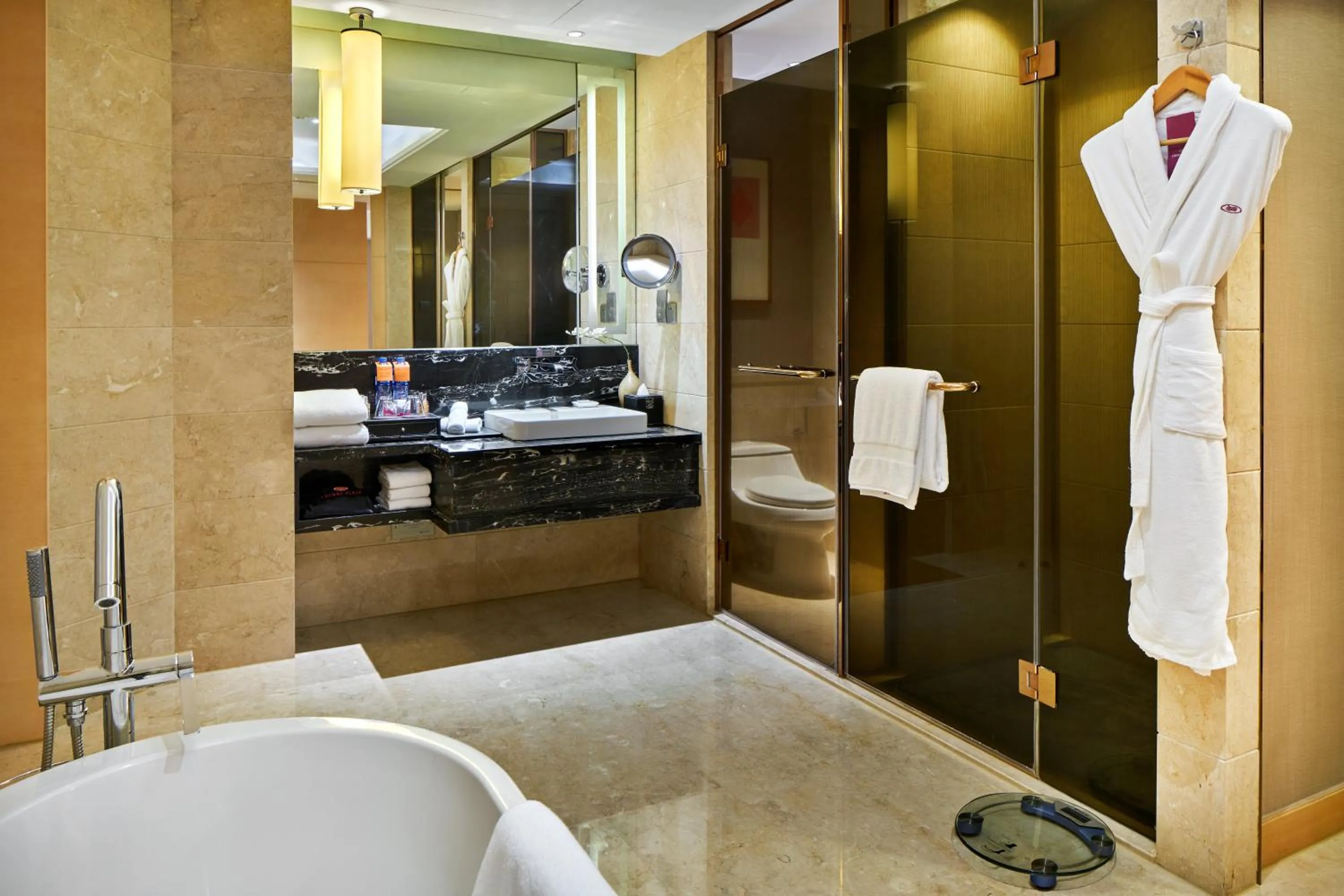 Bathroom in Crowne Plaza Xi'an by IHG