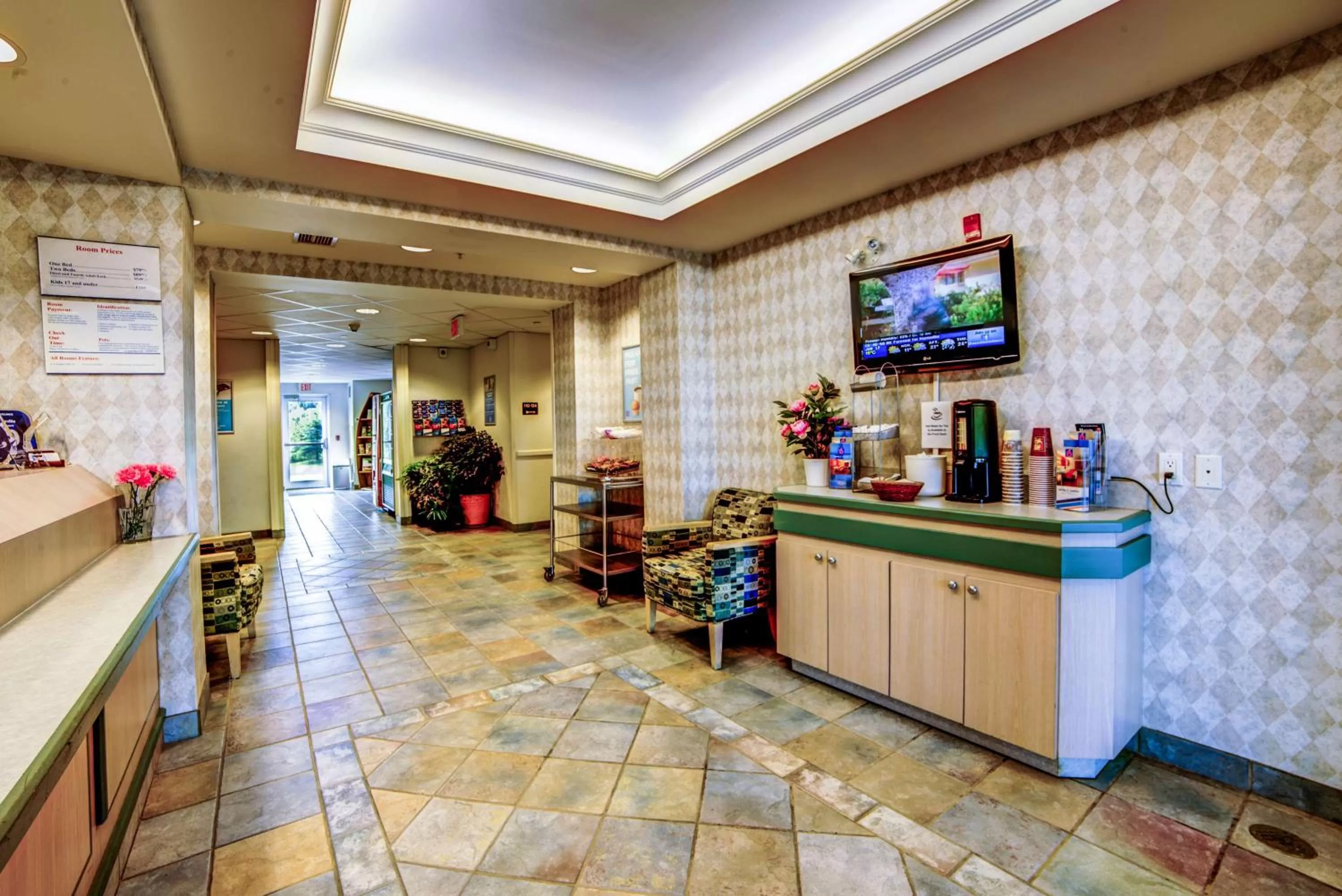TV and multimedia in Motel 6-Huntsville, ON