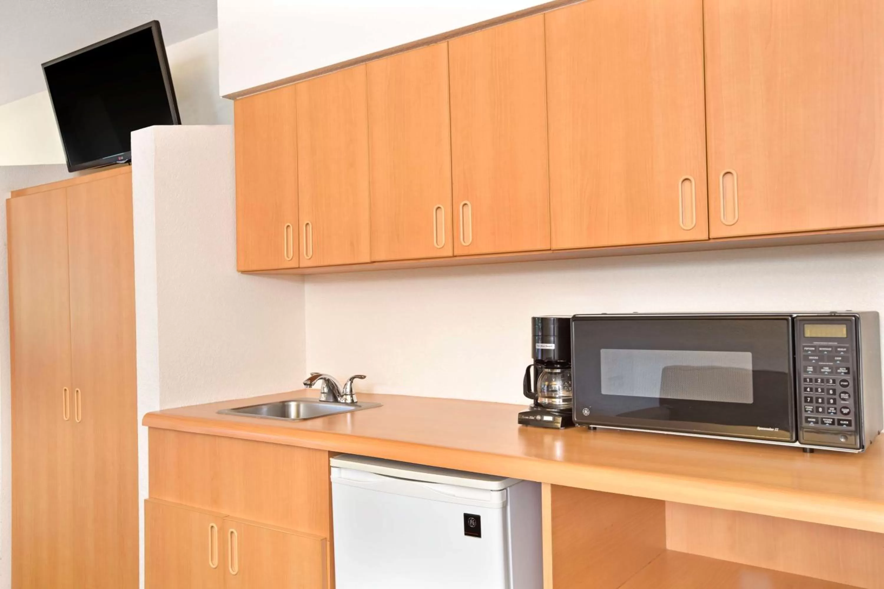 Kitchen or kitchenette in Microtel Inn & Suites, Morgan Hill