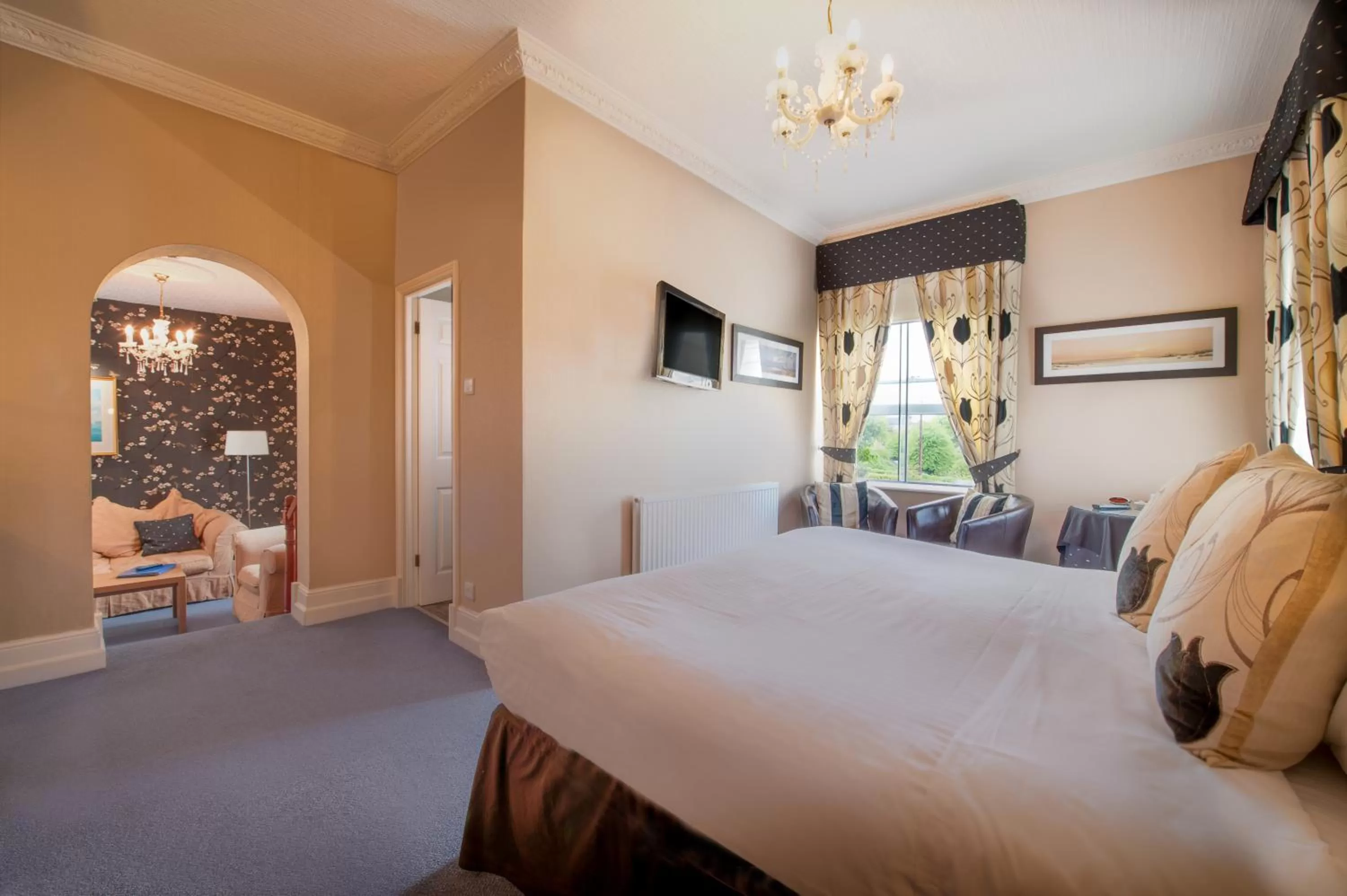 BEST WESTERN New Holmwood Hotel