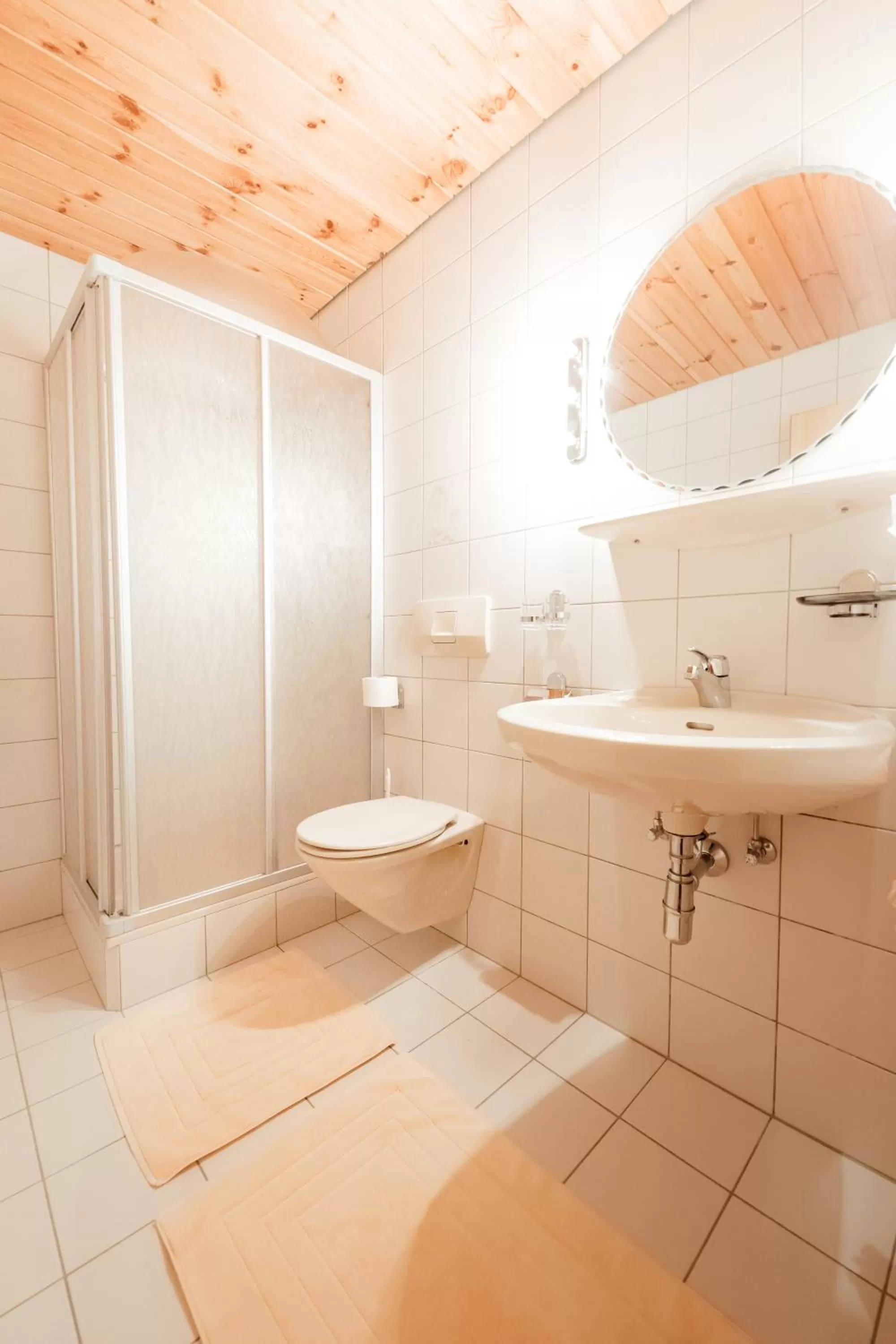 Bathroom in Dandler - Zimmer und Ferienwohnungen