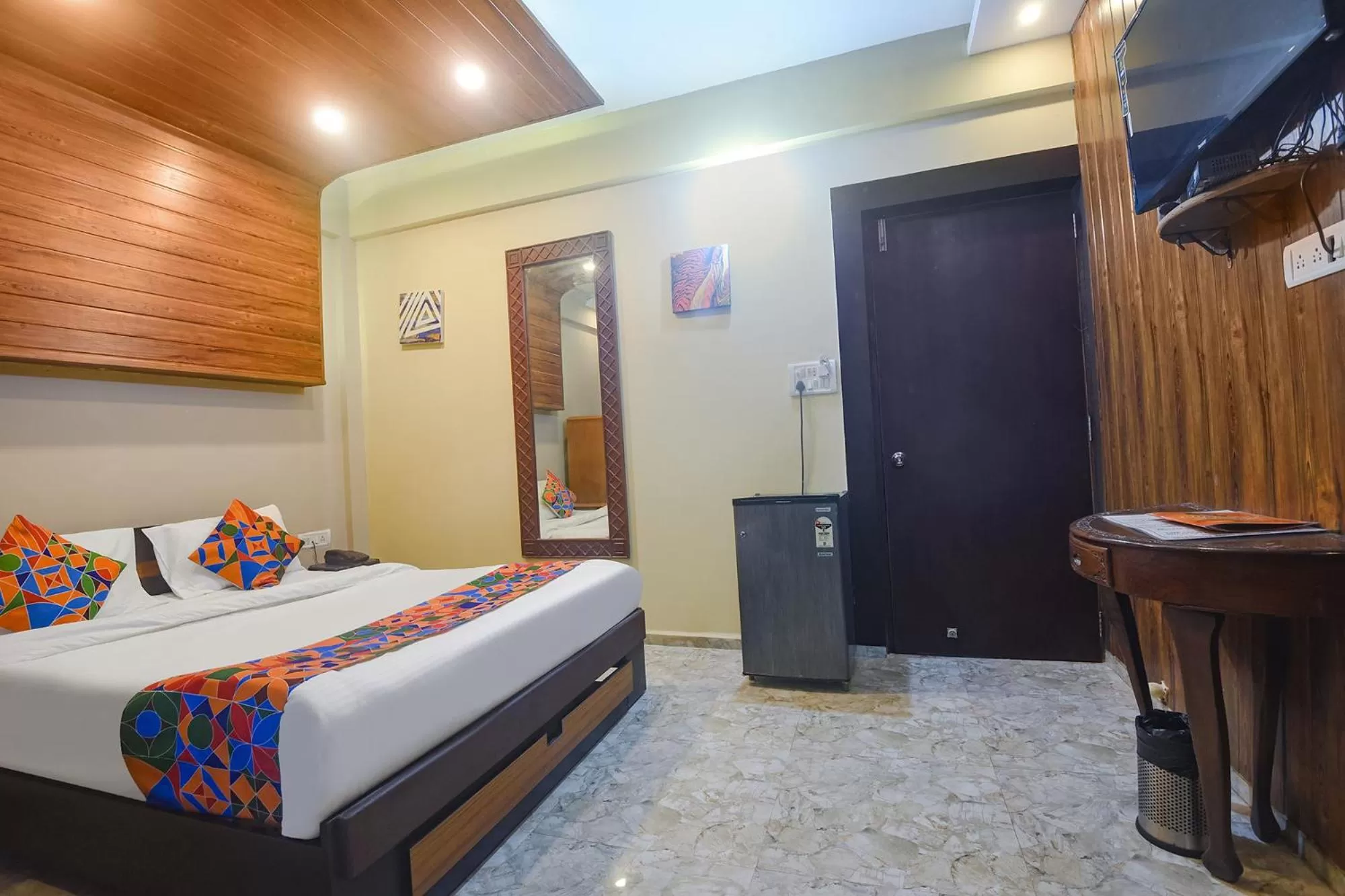 Bed in FabExpress Corinthia Boutique Rooms - Nr Candolim Beach