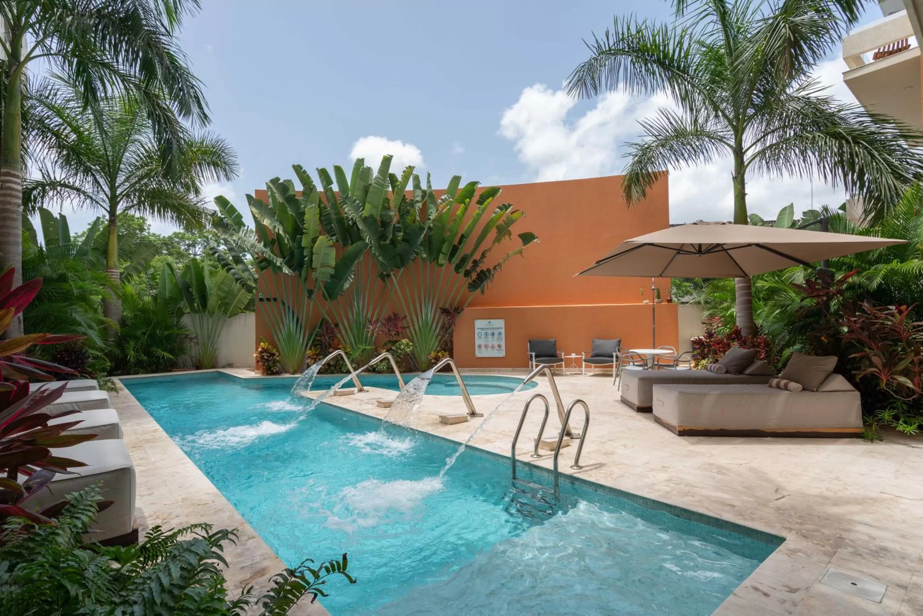 Swimming pool in Valhalla Residences by Biwa