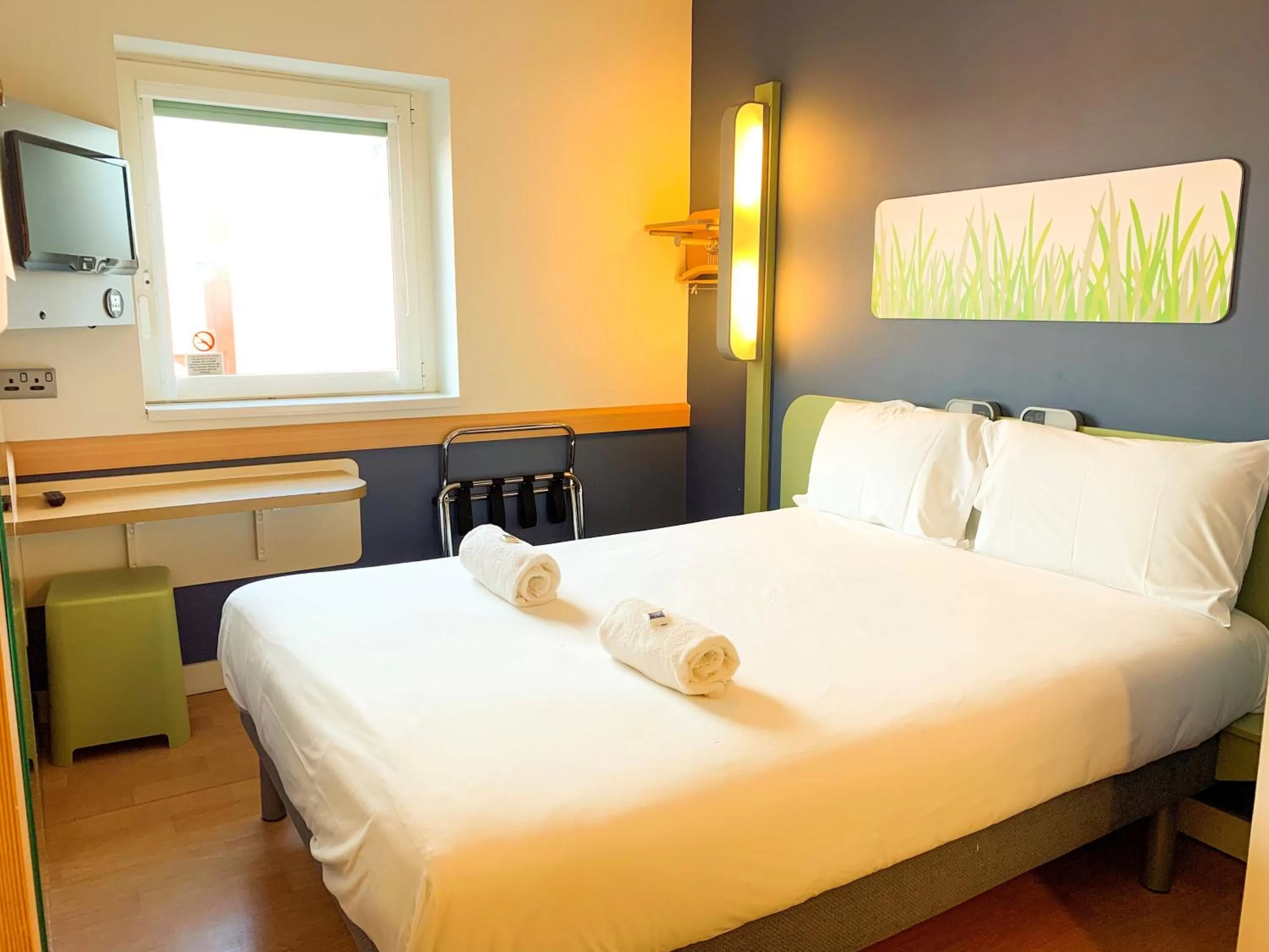 Photo of the whole room, Bed in ibis budget Belfast City Centre