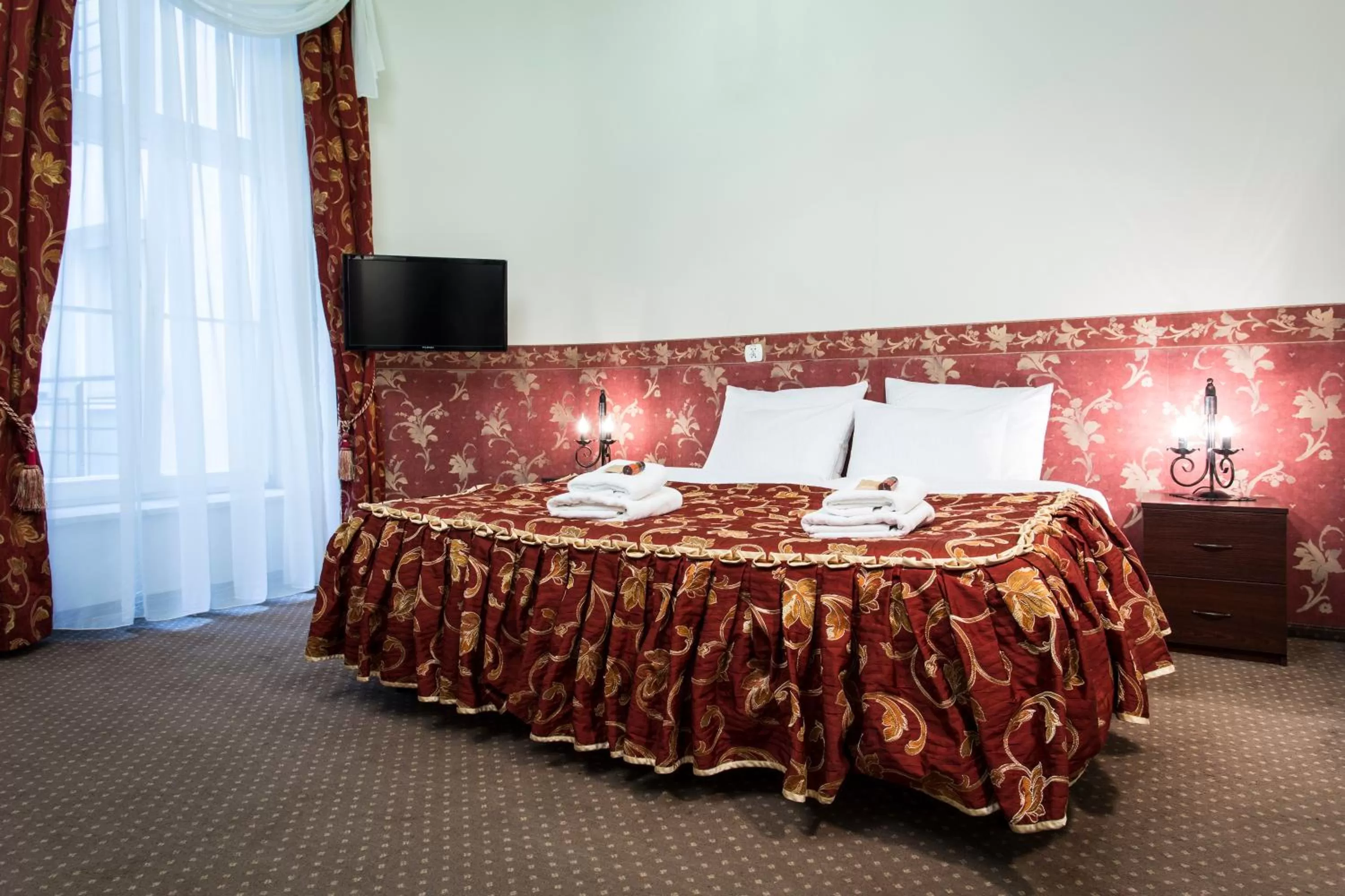 Photo of the whole room, Bed in Abella Suites & Apartments by Artery Hotels