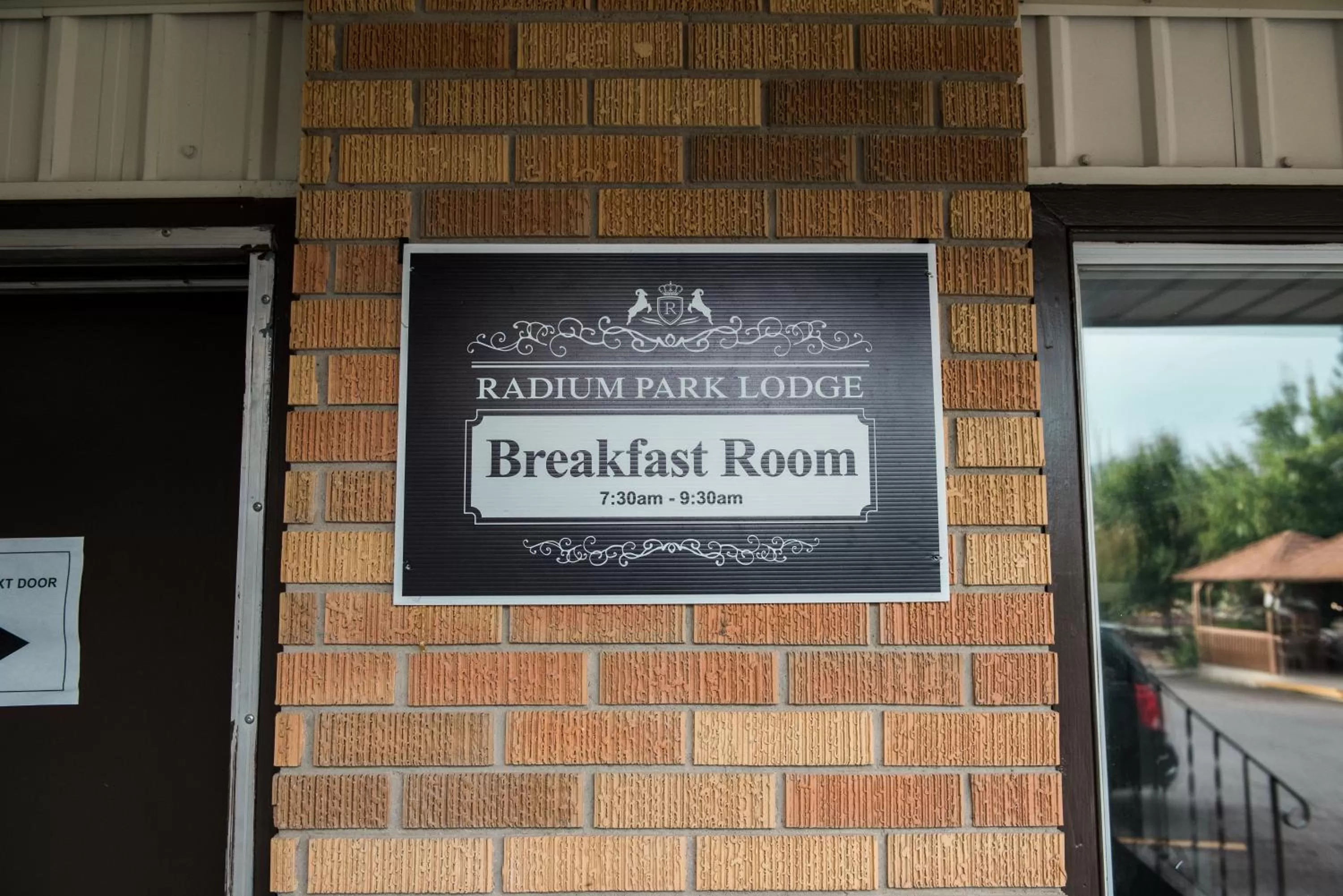 Restaurant/places to eat, Logo/Certificate/Sign/Award in Radium Park Lodge