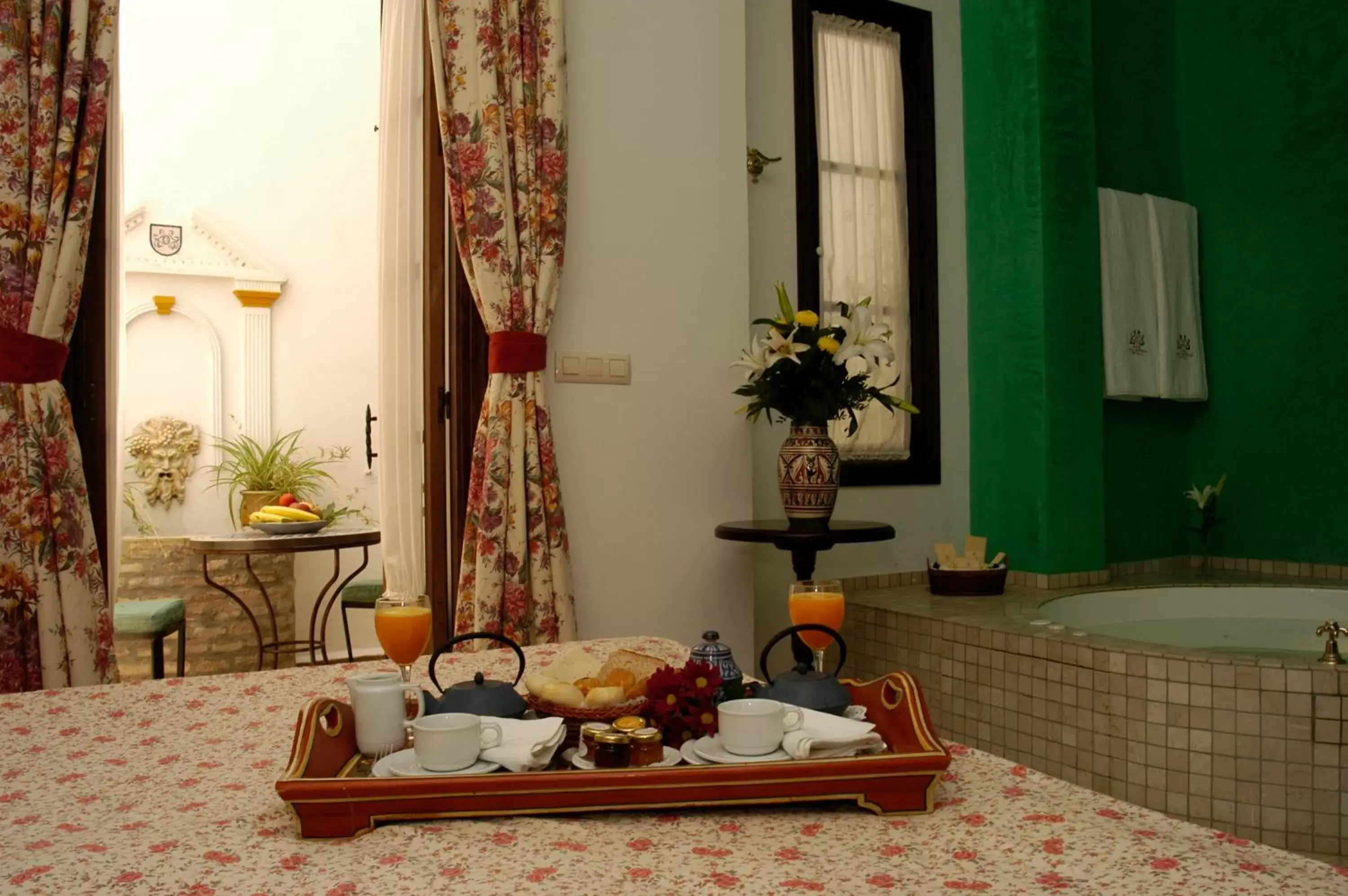 Junior Suite with Spa Bath in Hotel Casa Imperial Junior Suite with Spa Bath in Hotel Casa Imperial