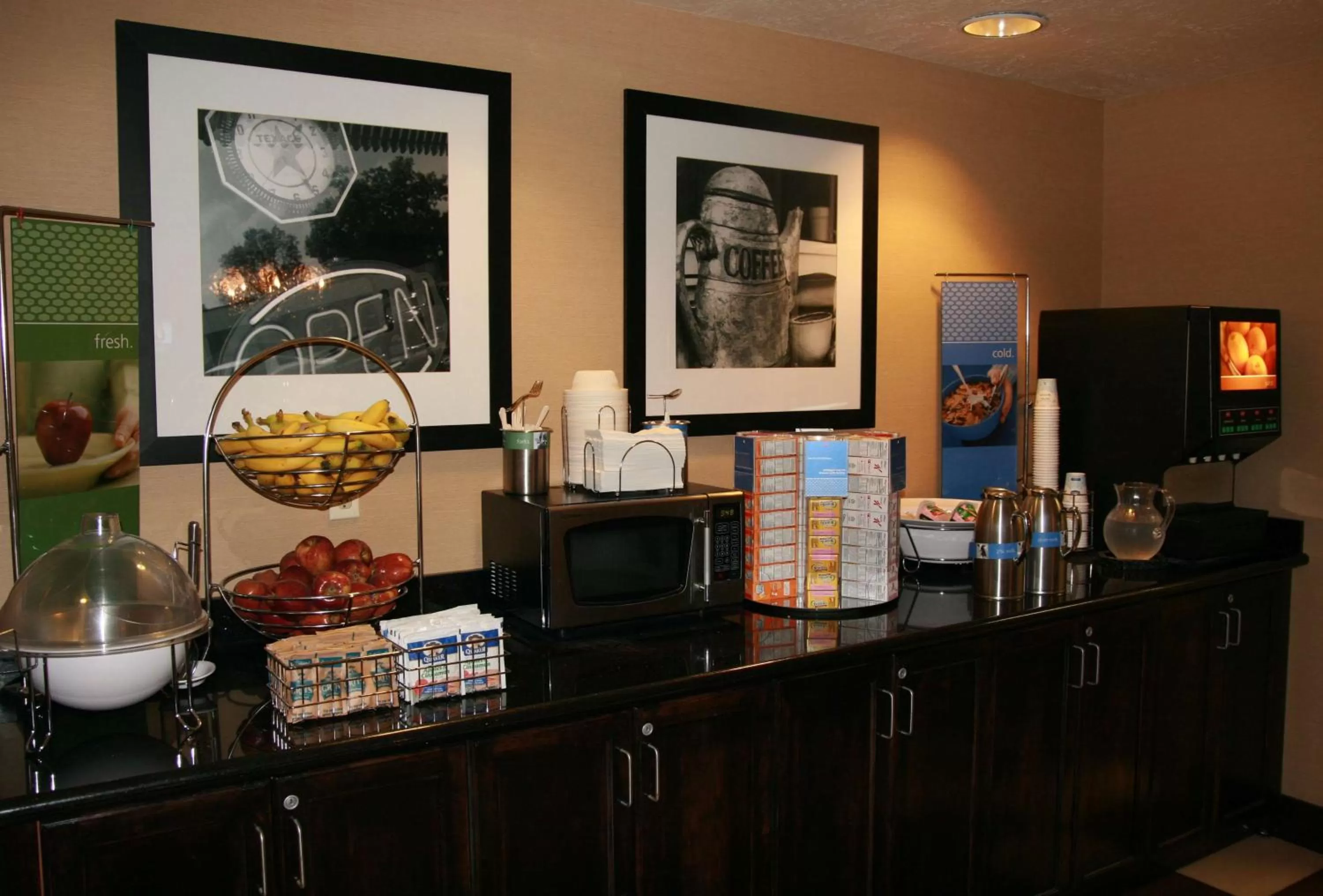 Dining area in Hampton Inn Salt Lake City/Murray