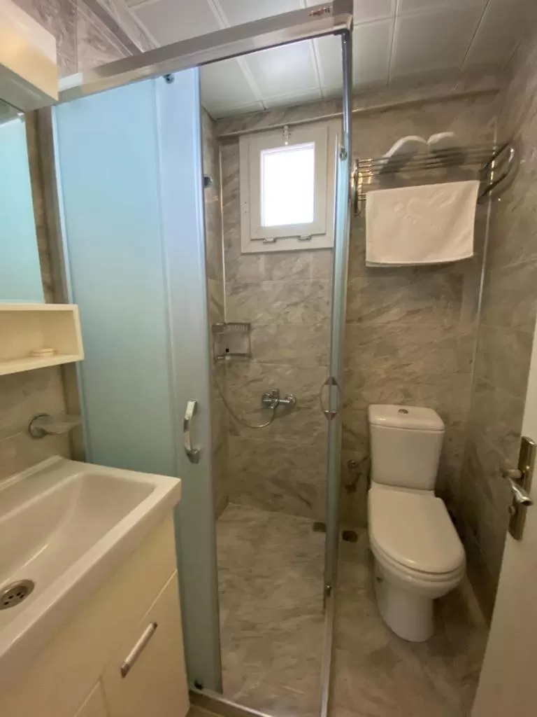 Bathroom in Sakran Hotel