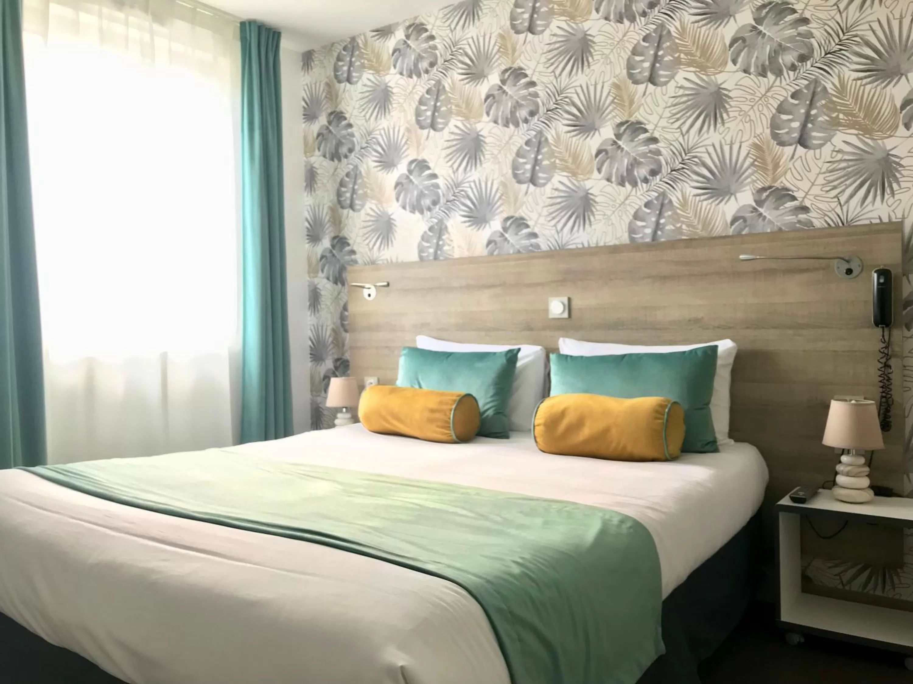 Property building, Bed in Boutique Hôtel d'Orbigny Chatelaillon - La Rochelle