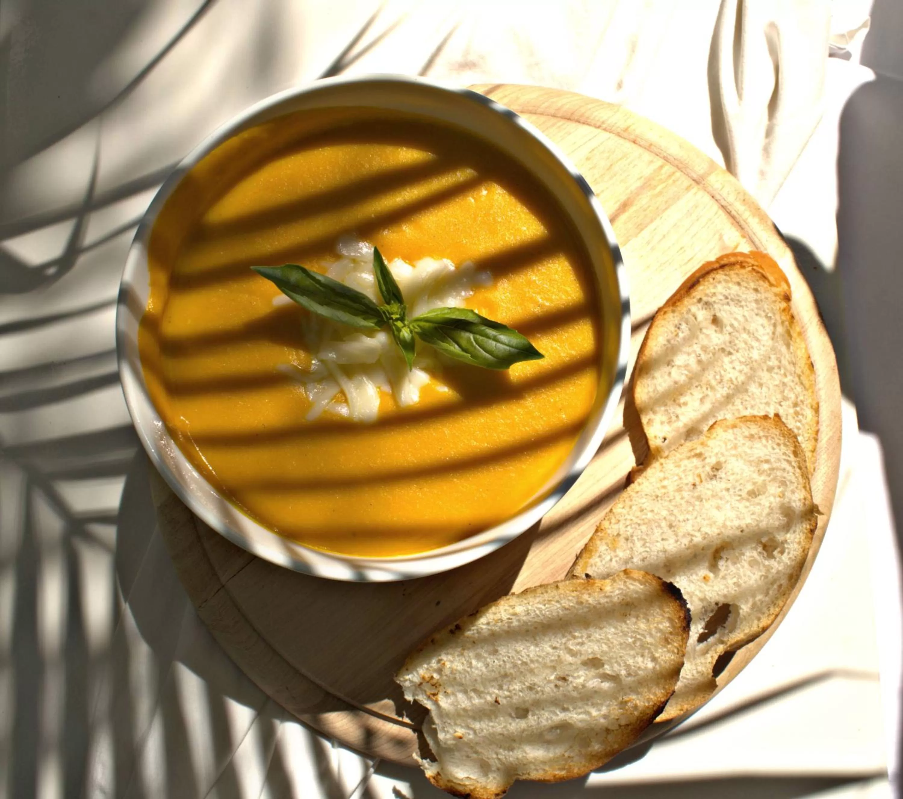 Restaurant/places to eat in Hotel Checkin El Cortecito Beach