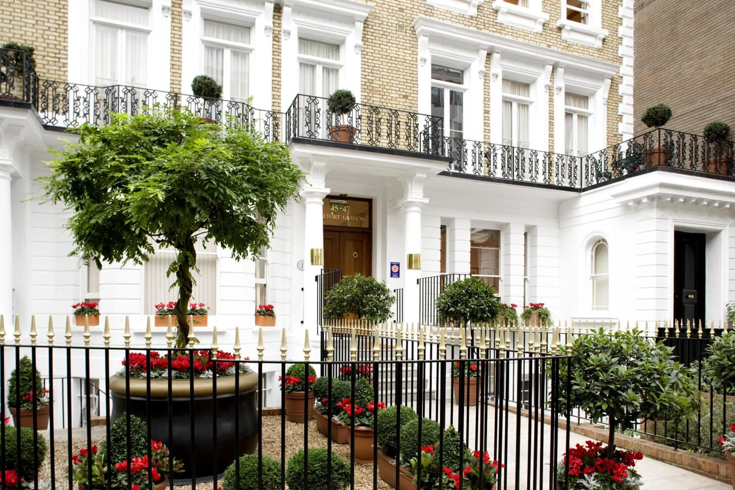 Property building in Beaufort House - Knightsbridge