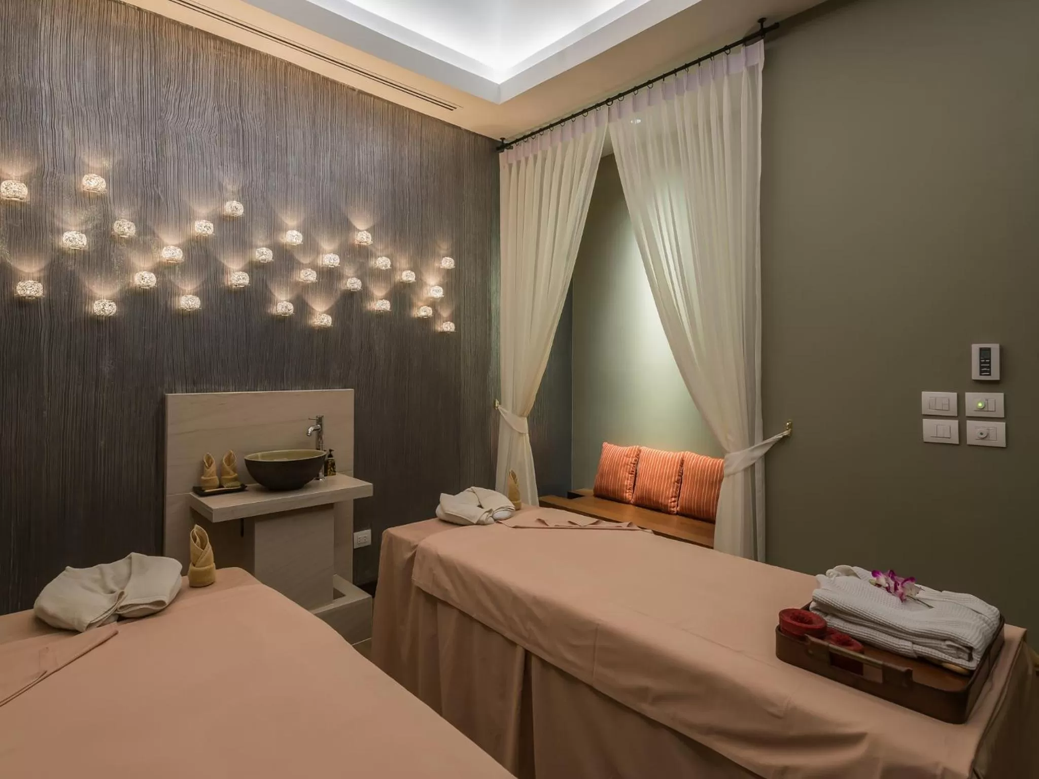 Spa and wellness centre/facilities, Bed in Arnoma Hotel Bangkok