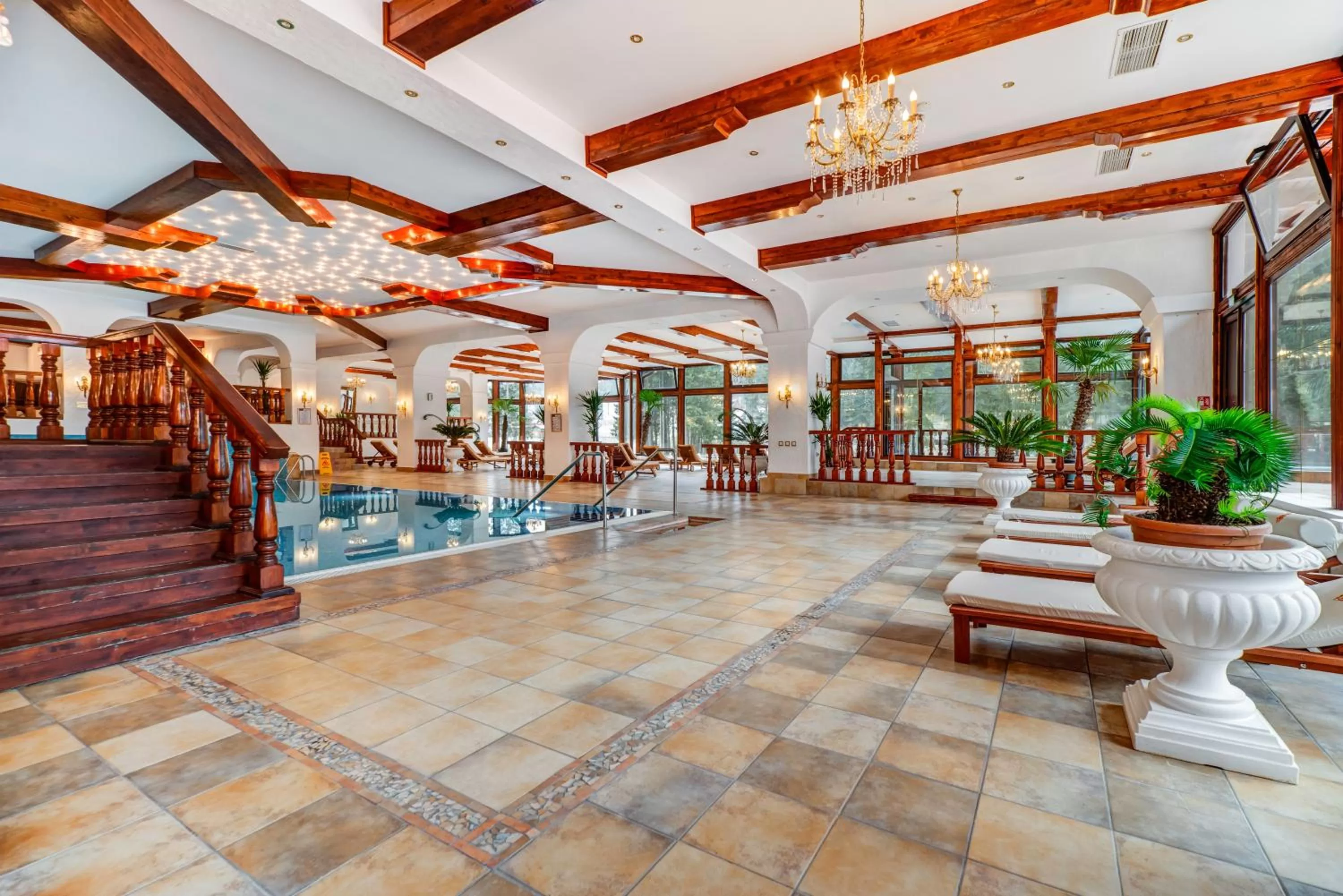 Swimming pool in Aurelius Imparatul Romanilor Hotel & SPA