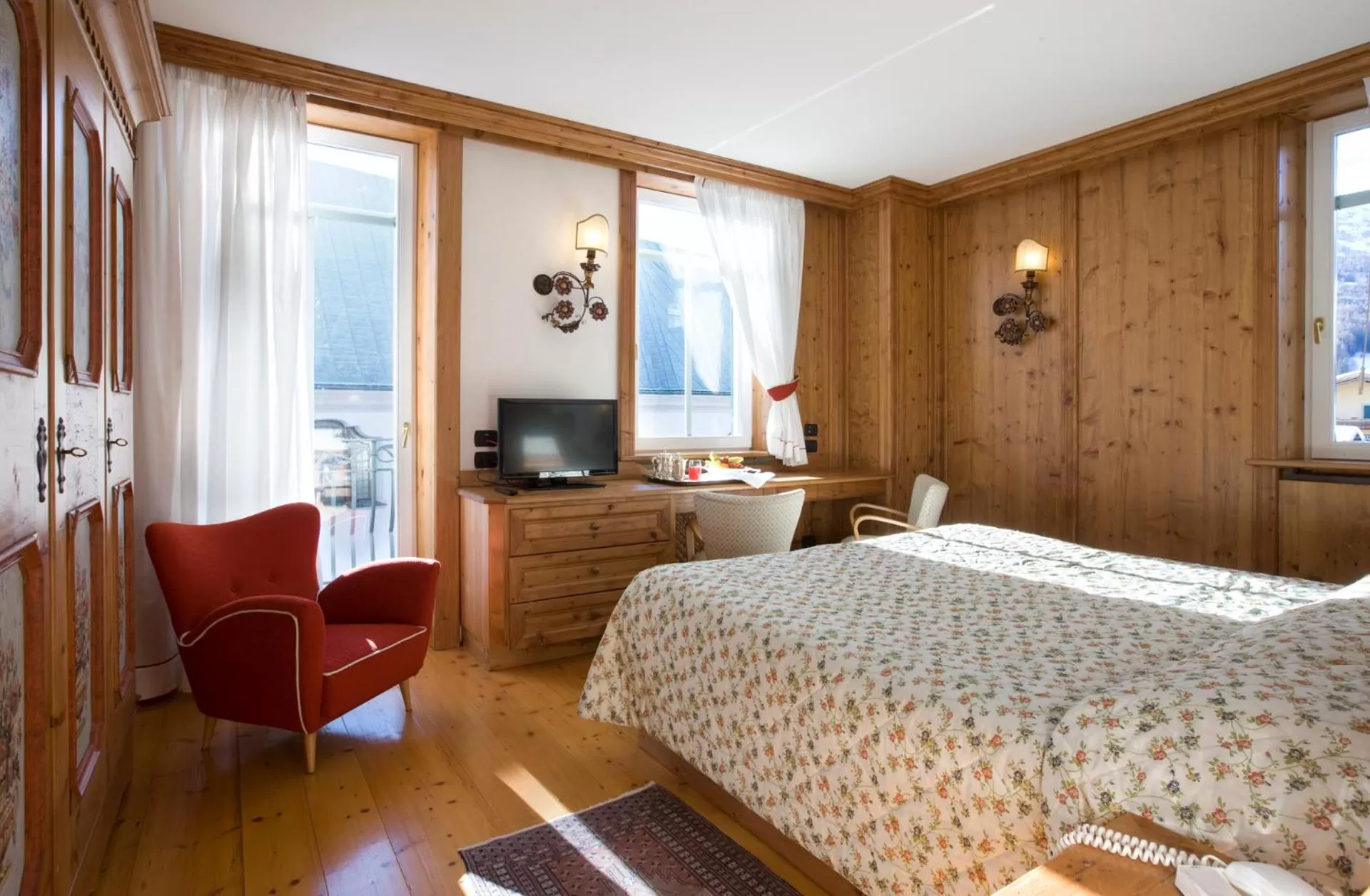 Bedroom in Hotel Cortina