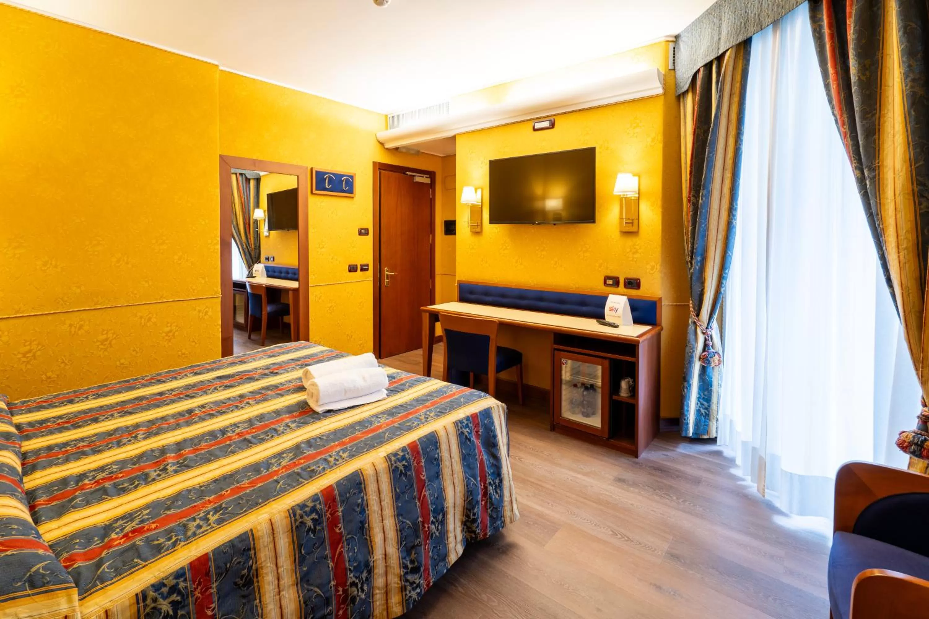 Bed in Hotel Des Etrangers