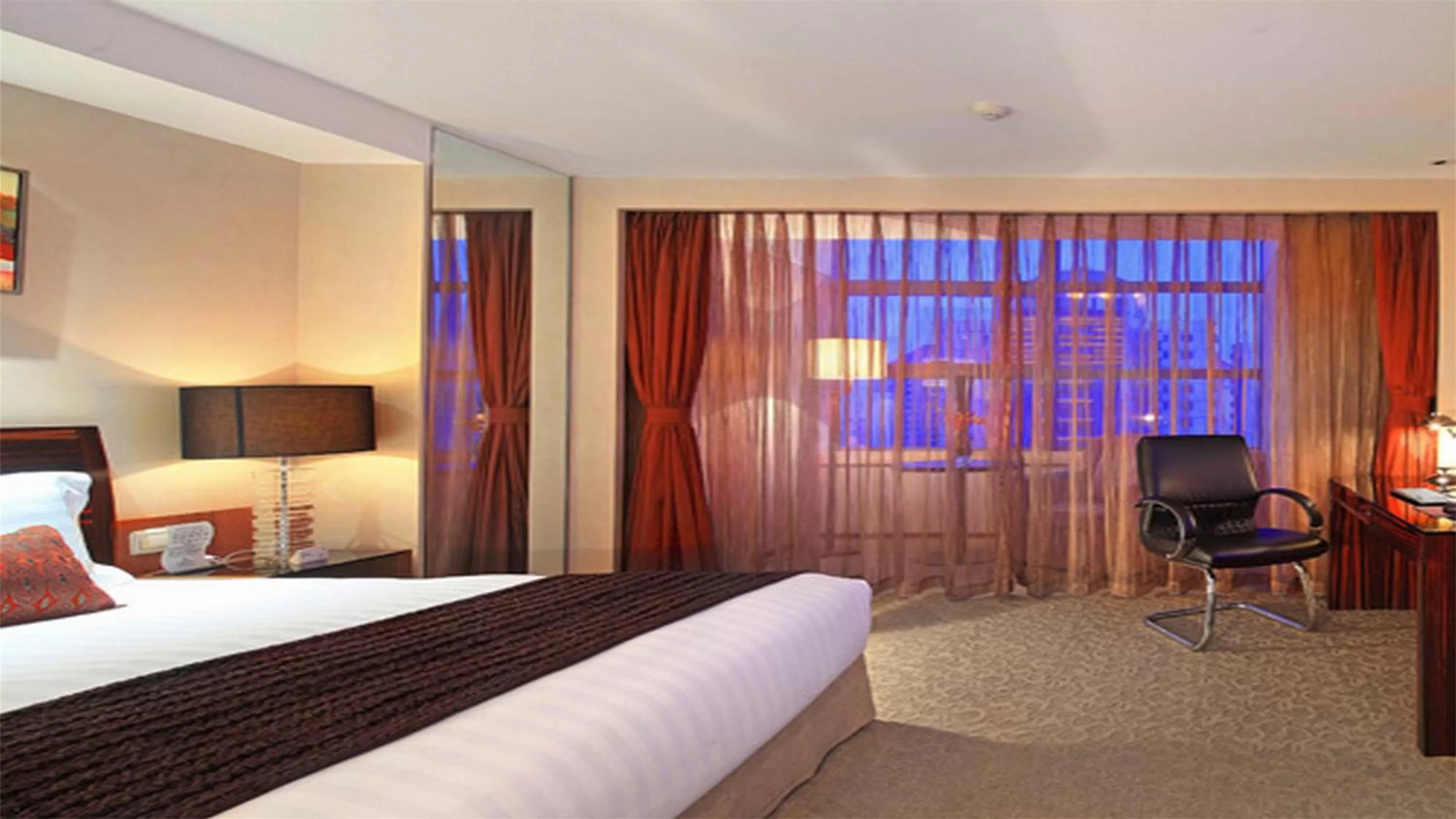 Photo of the whole room, Bed in Marco Polo Parkside, Beijing