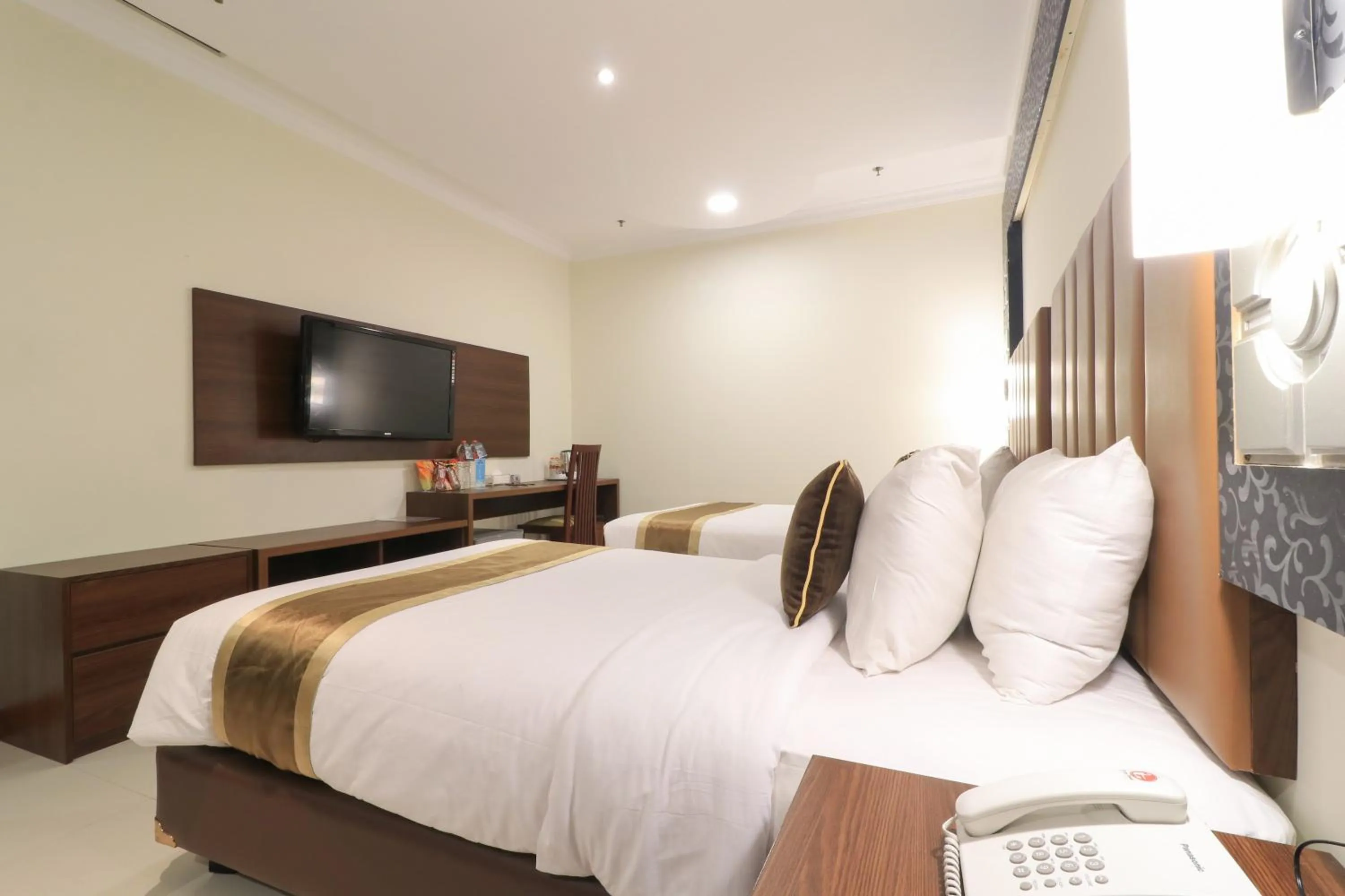 Bedroom, Bed in Coins Hotel Jakarta