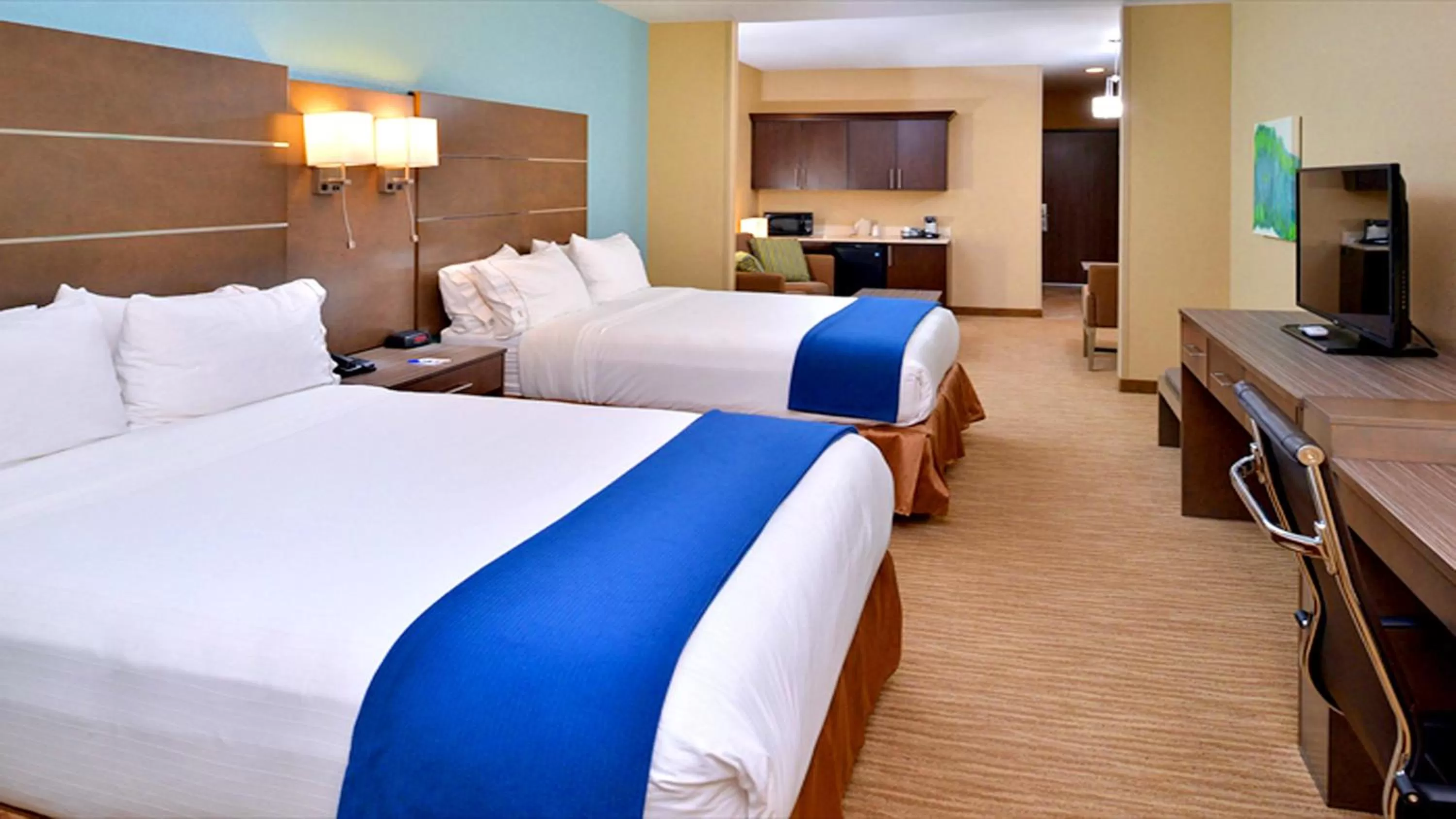 Photo of the whole room, Bed in Holiday Inn Express and Suites Schulenburg by IHG