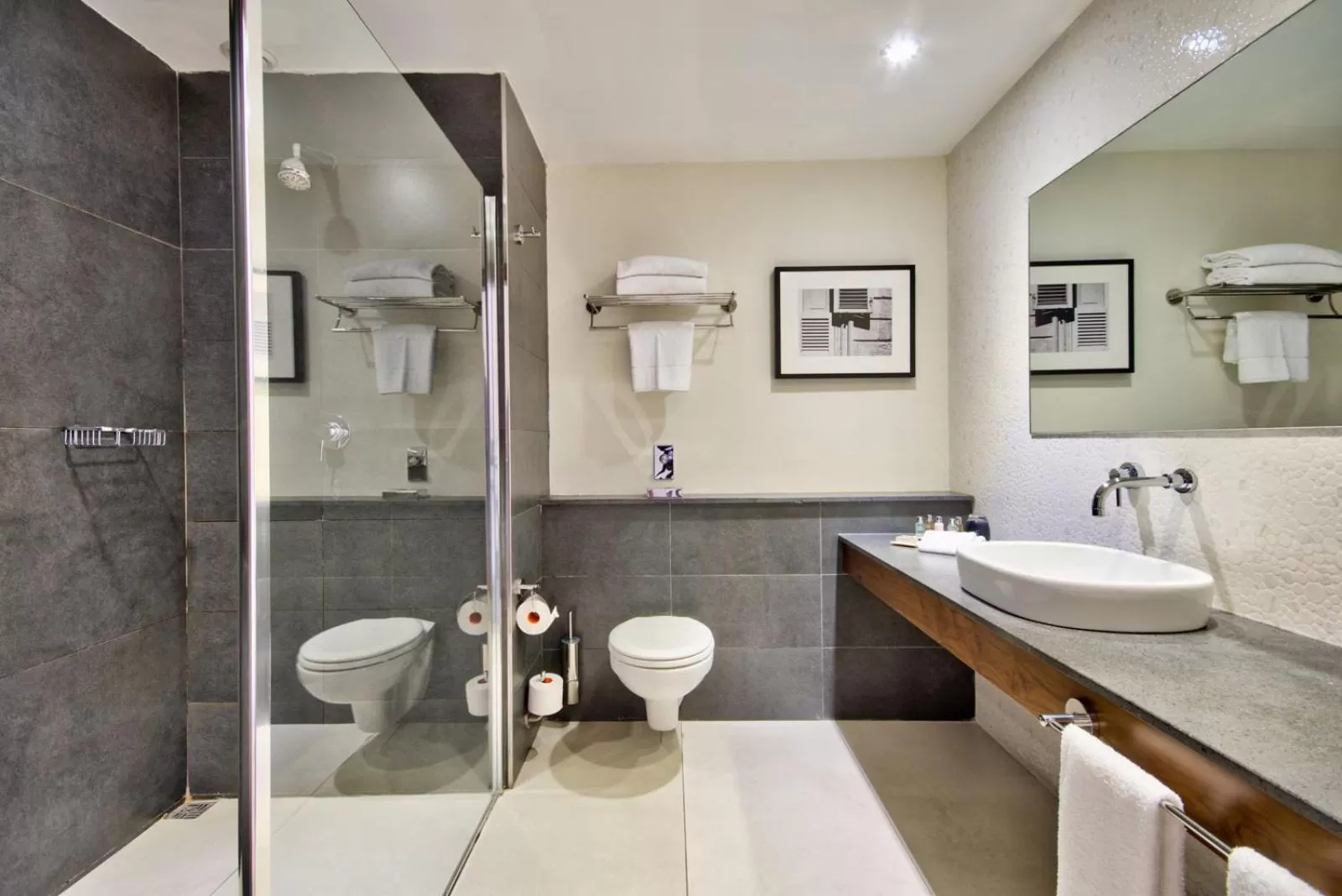 Shower in The George, Urban Boutique Hotel