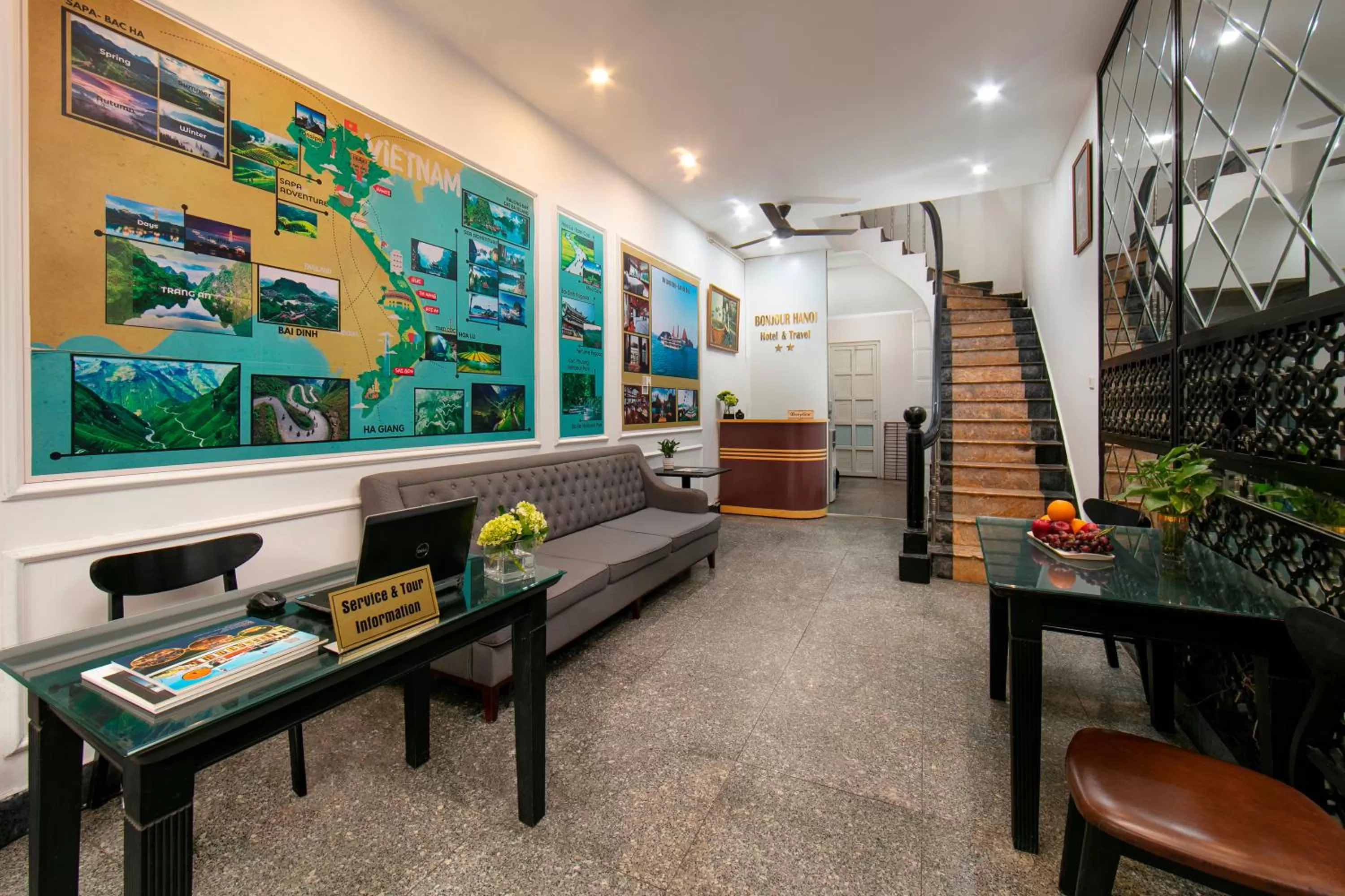 Living room in Bonjour Hanoi Hotel & Travel