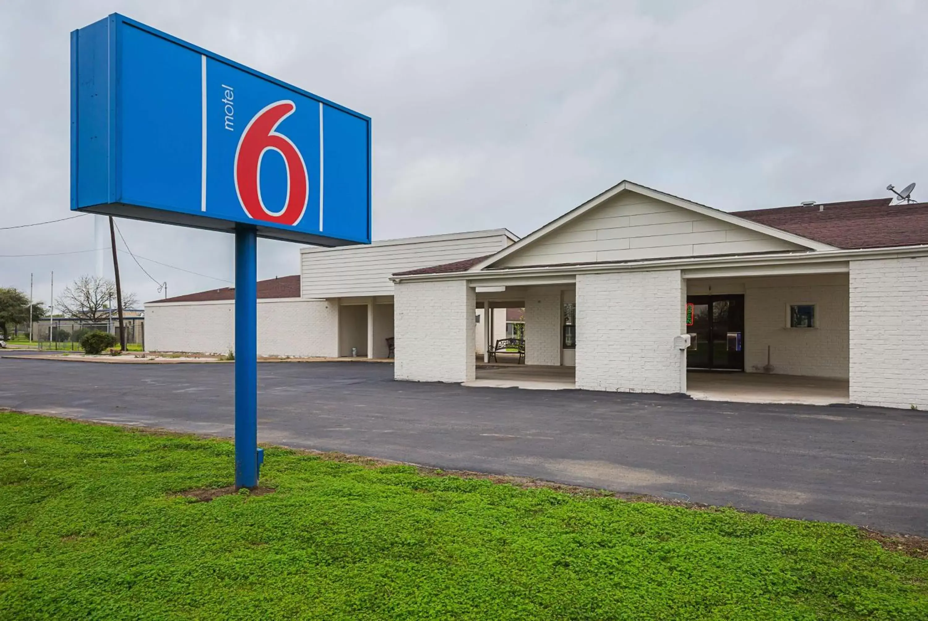 Motel 6-Madisonville, TX Motel 6-Madisonville, TX