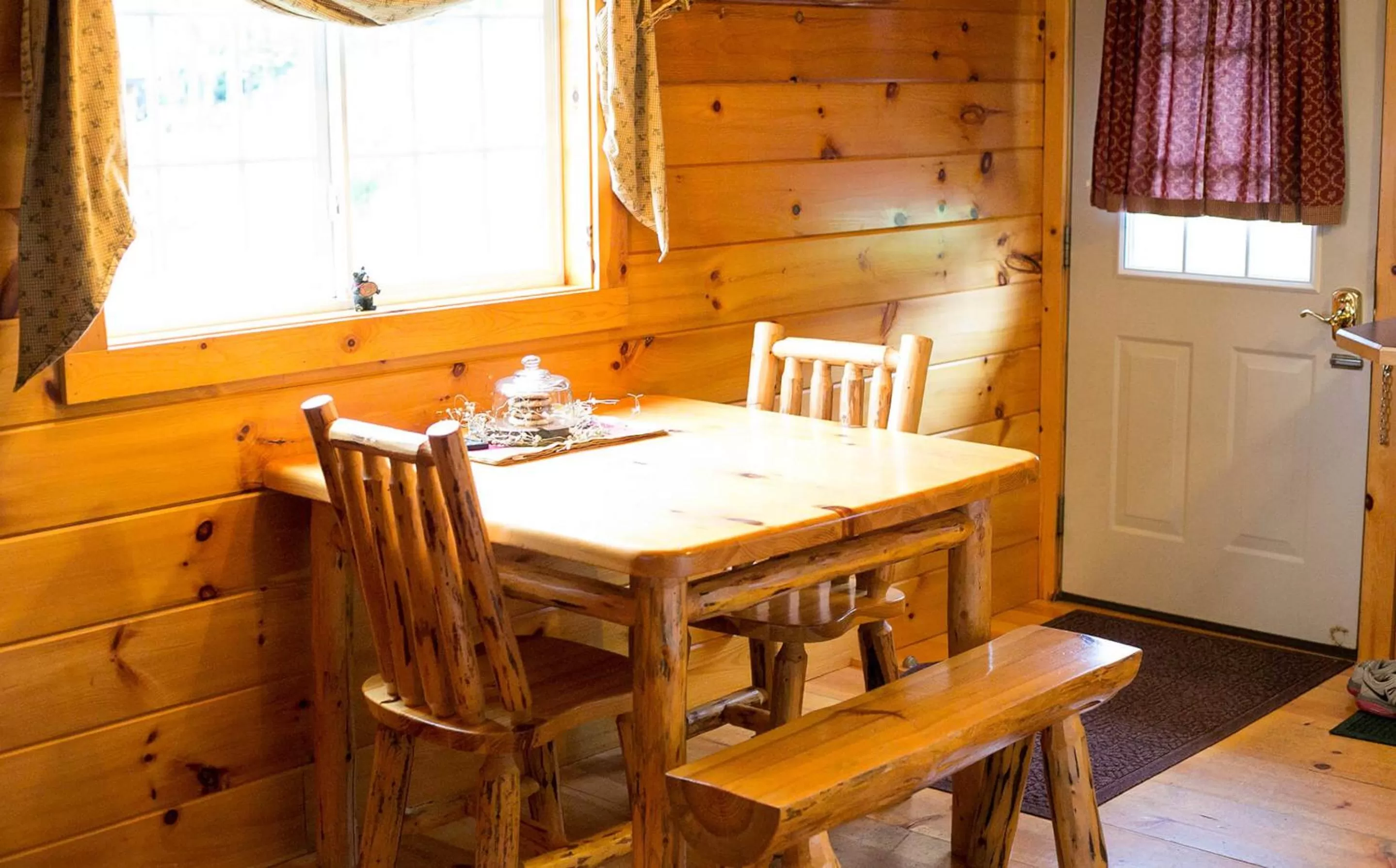 Dining area in Blessing Lodge by Amish Country Lodging