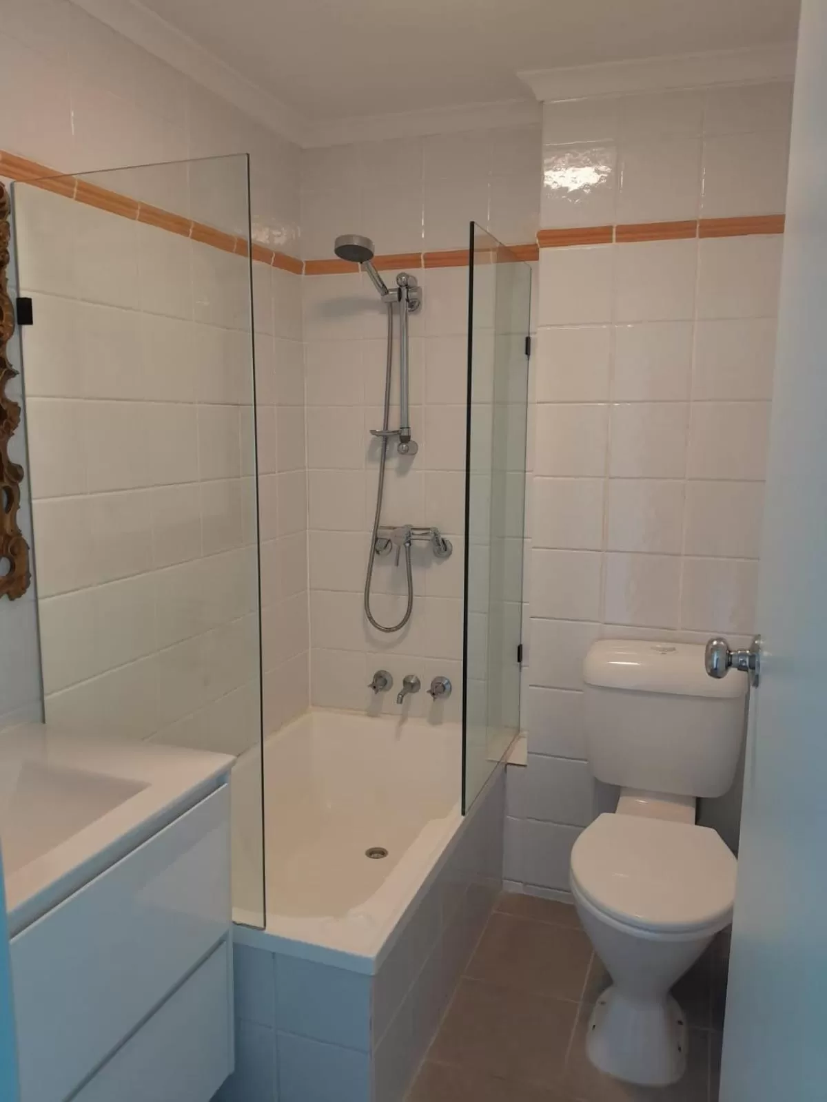 Bathroom in Little Coogee Hotel