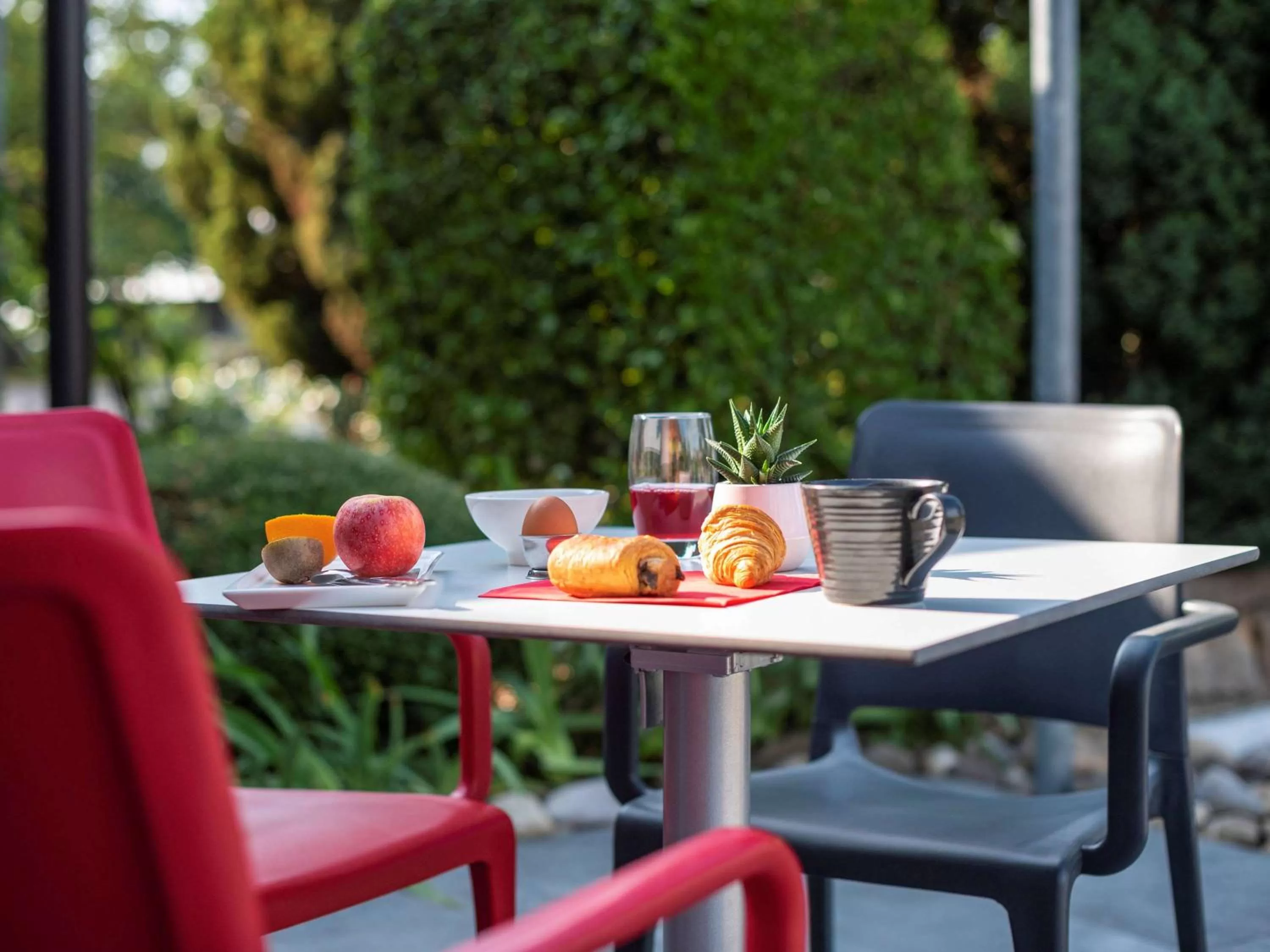 Restaurant/places to eat in ibis Nuits Saint Georges