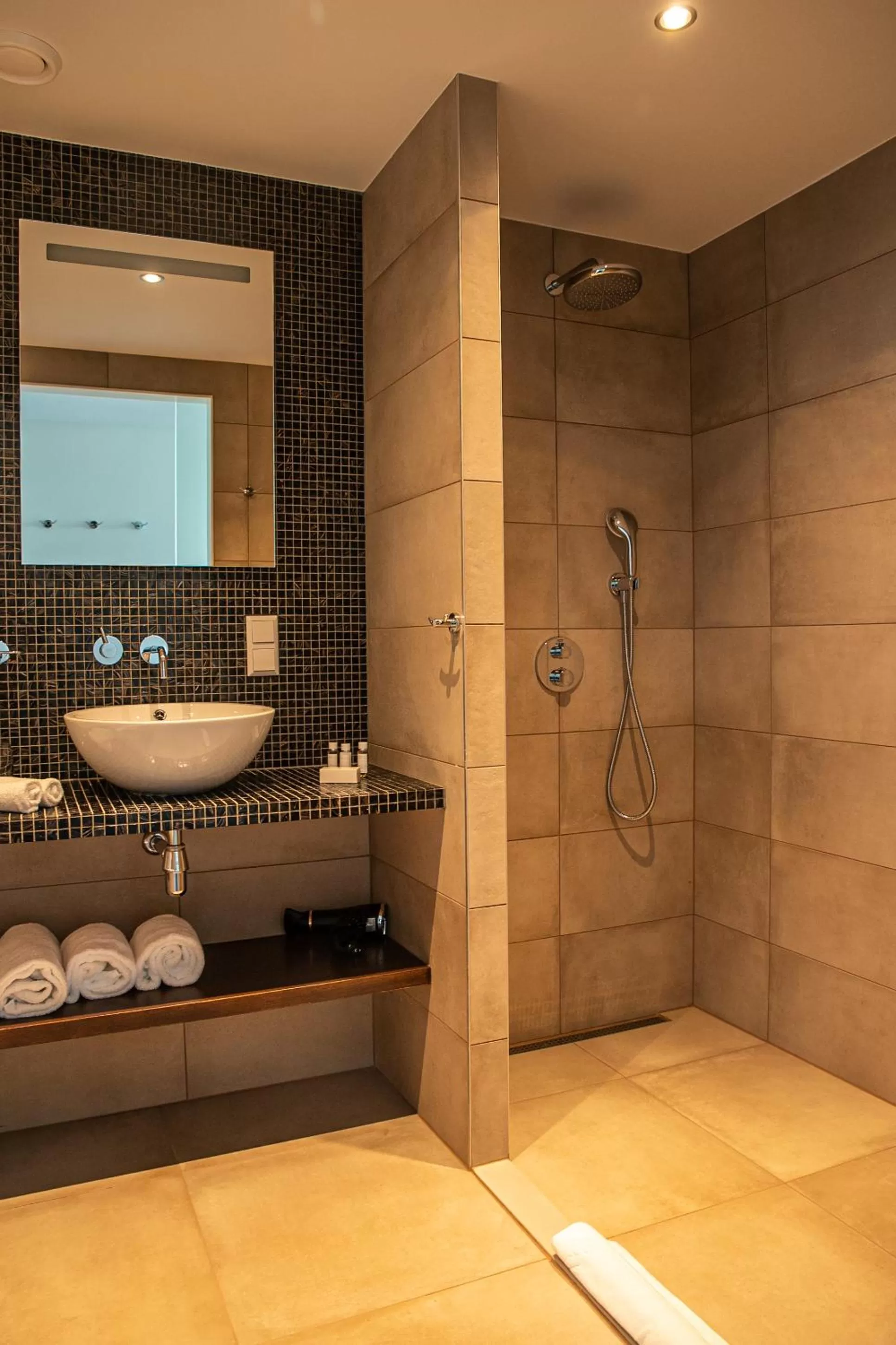 Bathroom in De Pier Suites