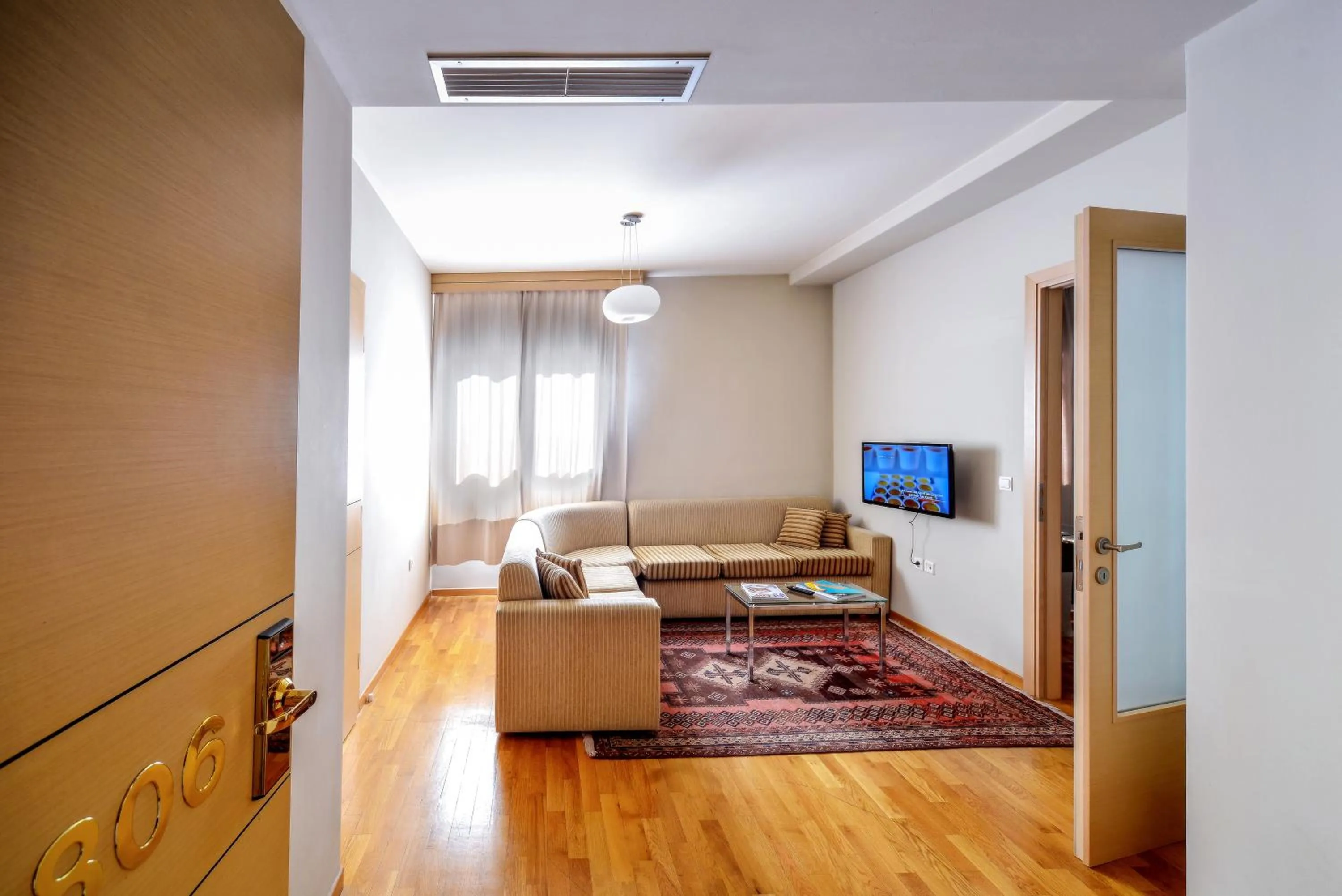 TV and multimedia, Bed in Astoria Hotel Thessaloniki