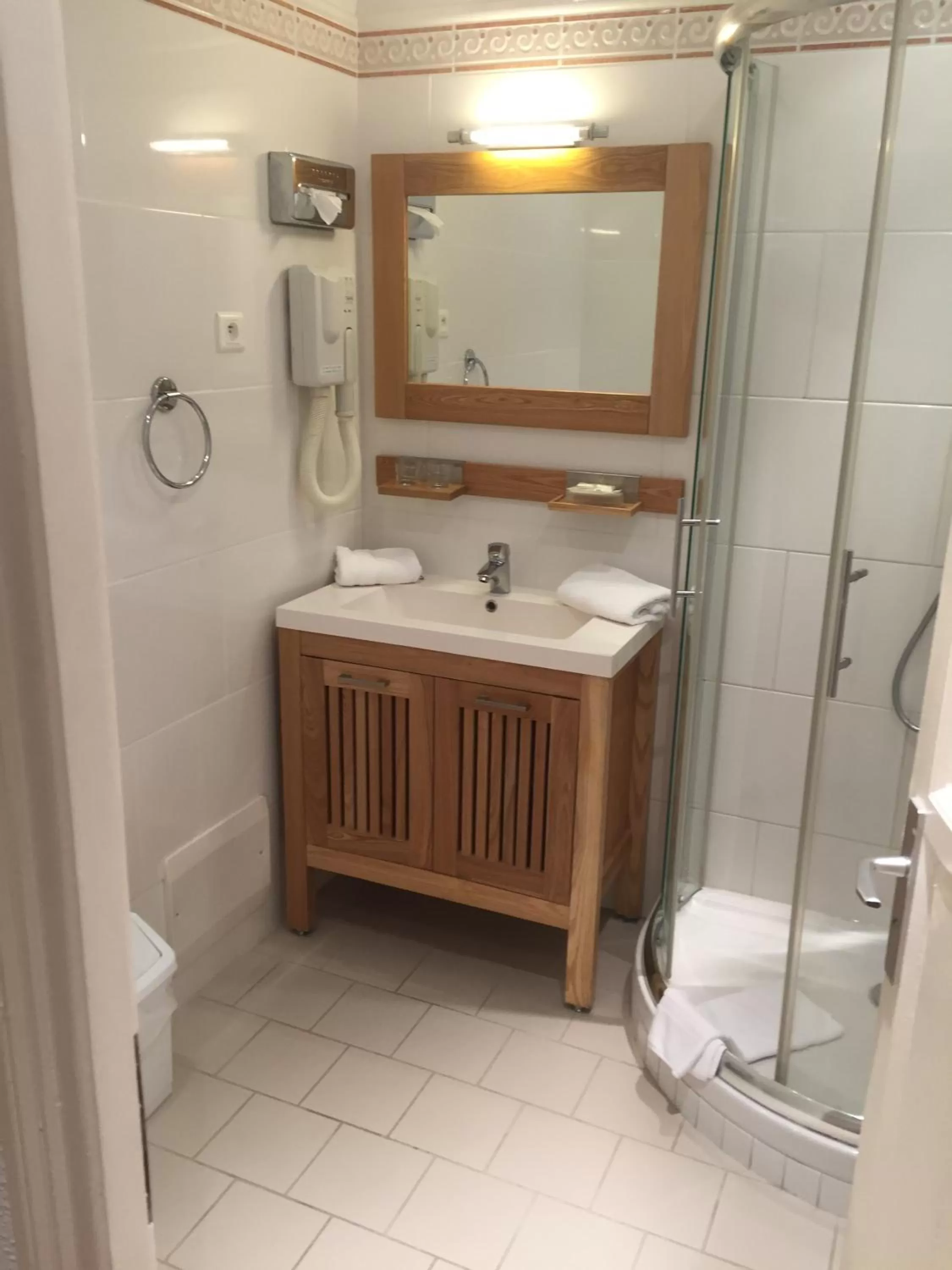 Photo of the whole room in Castellu Rossu