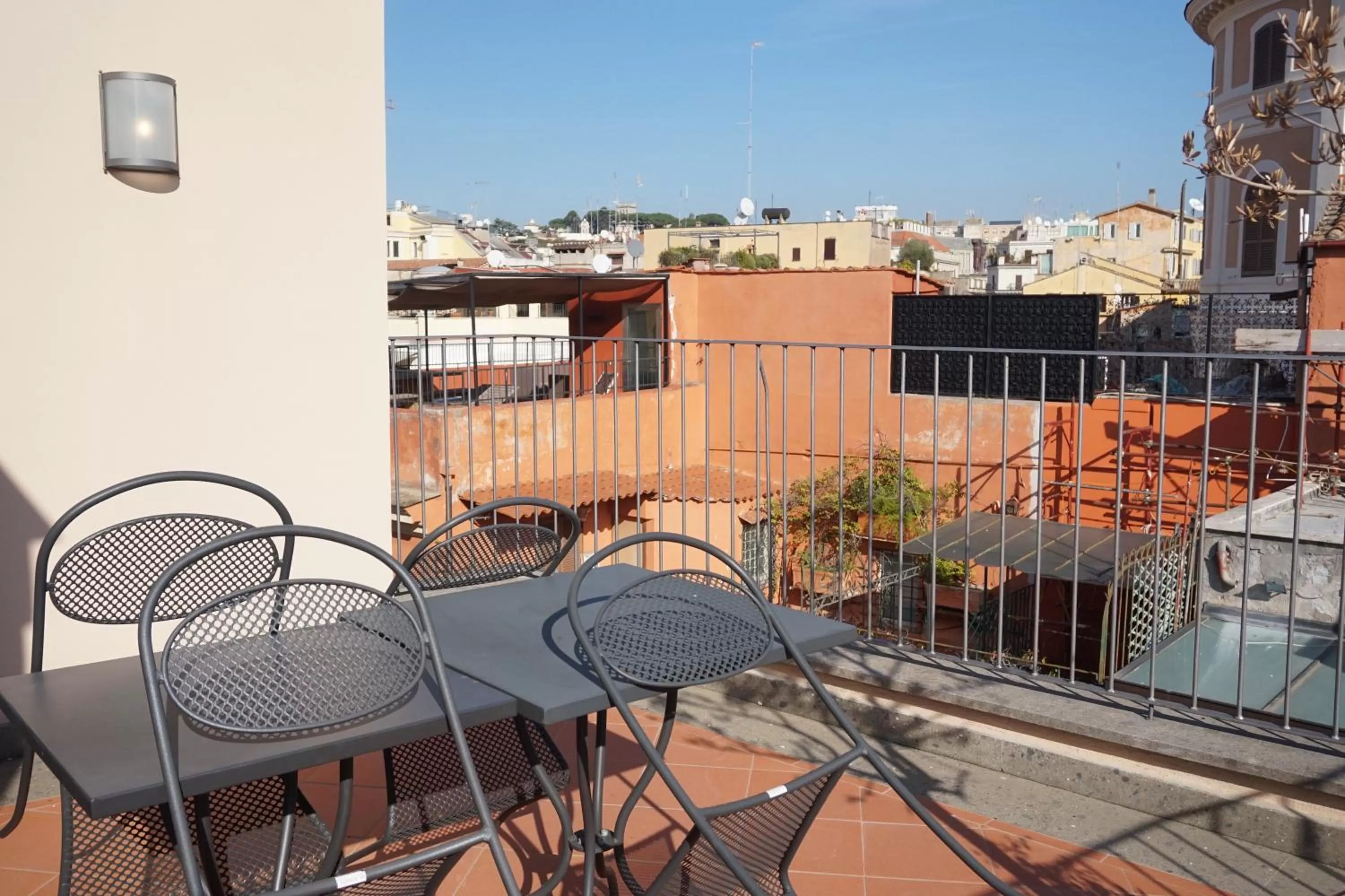 Balcony/Terrace in Trevi Palace Luxury Inn