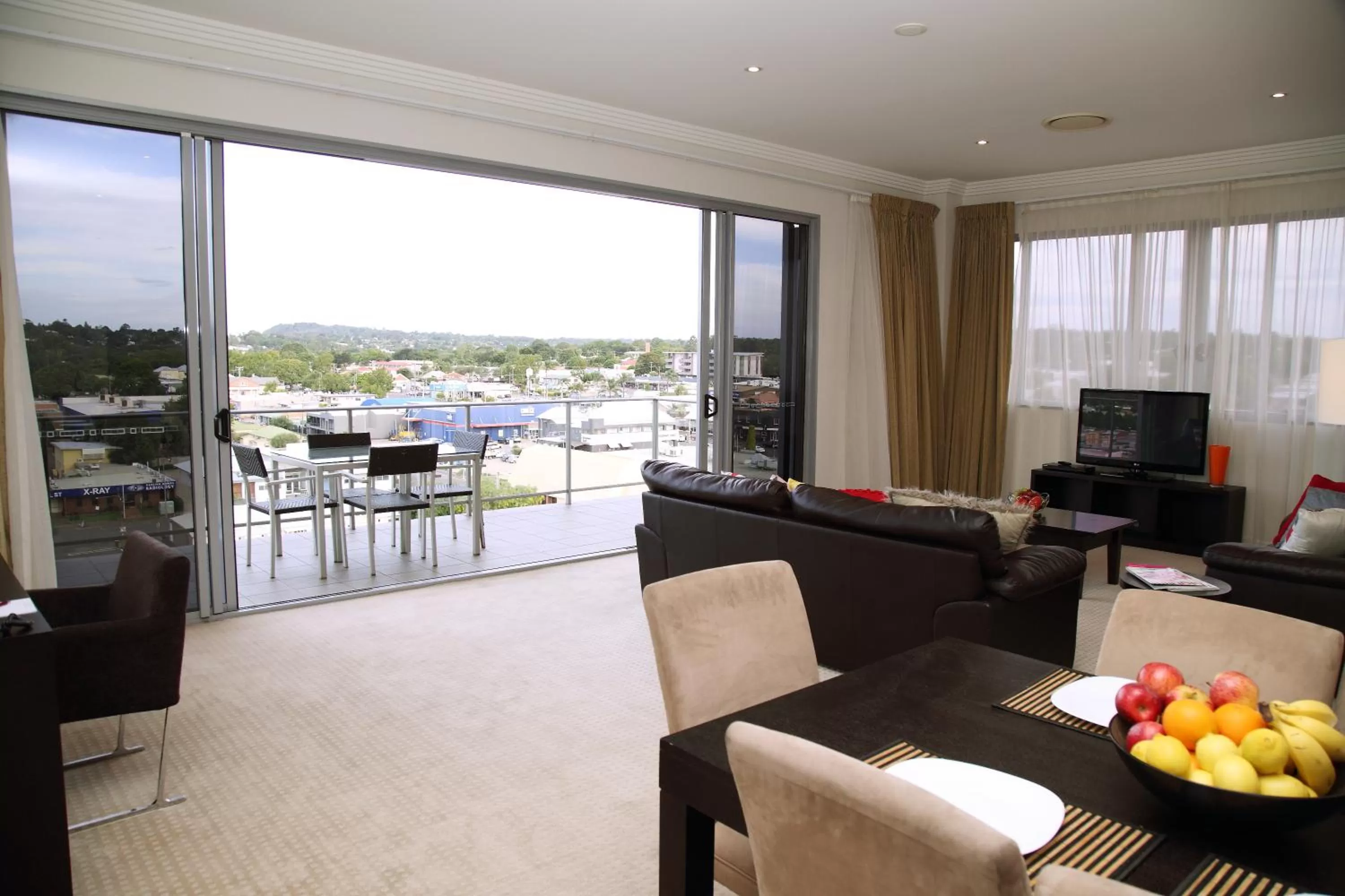 TV and multimedia in Toowoomba Central Plaza Apartment Hotel Official