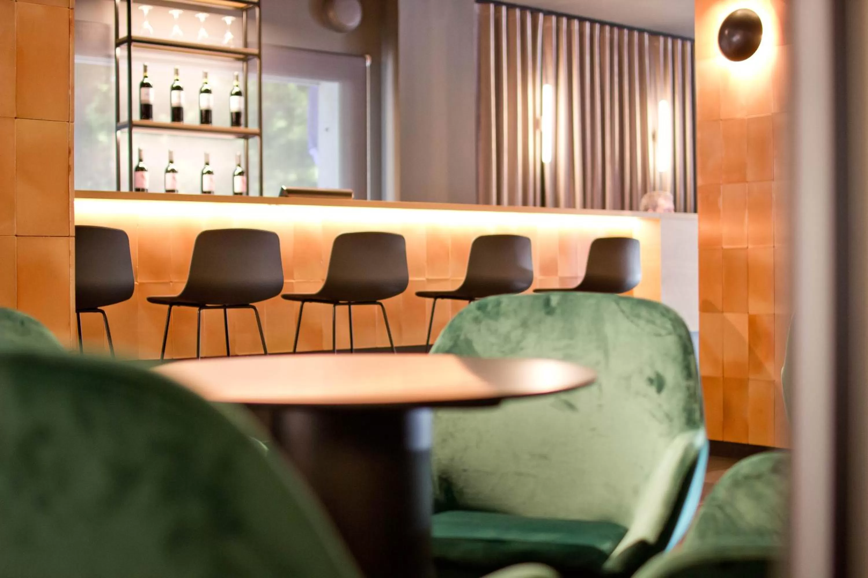 Seating area in Aparthotel Atenea Valles