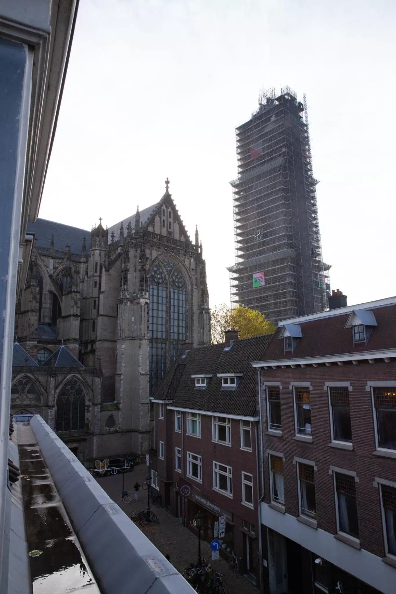 Deluxe Suite in Hotel Simple