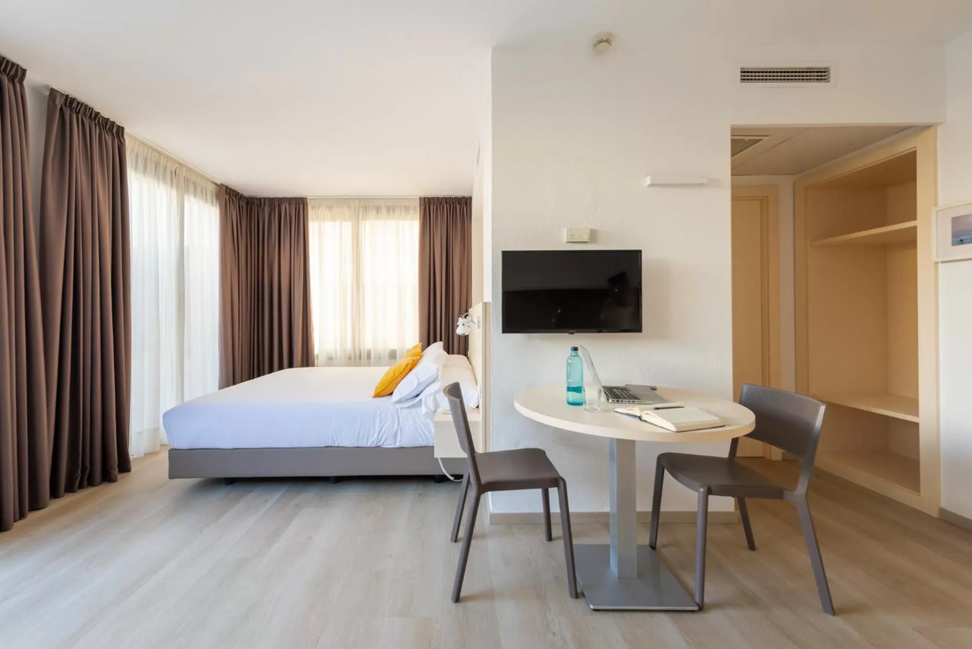 Photo of the whole room, Bed in Atenea Park Suites & Apartments
