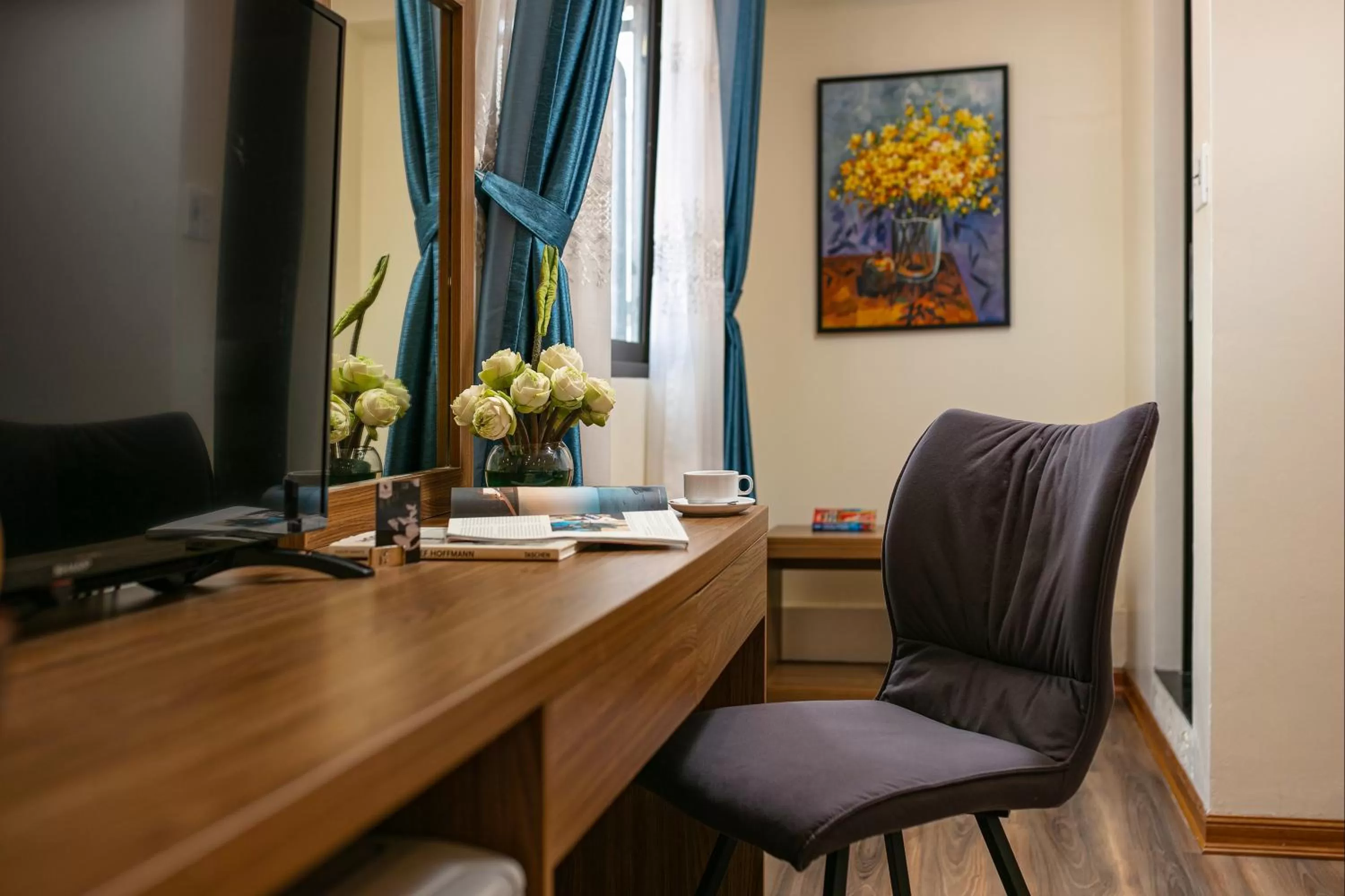 Living room in The Sono Hanoi Hotel