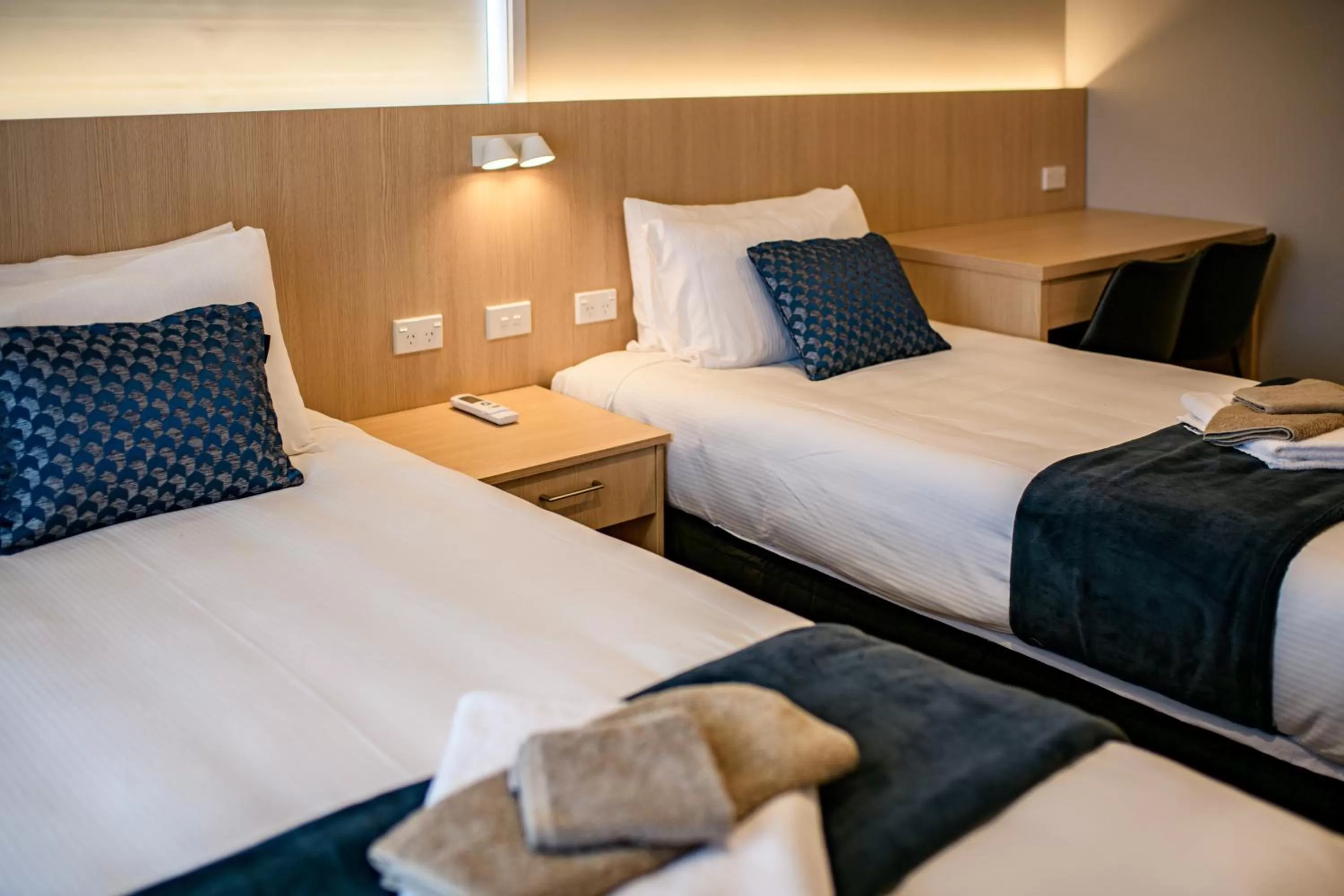 Bedroom, Bed in Takapuna International Motor Lodge