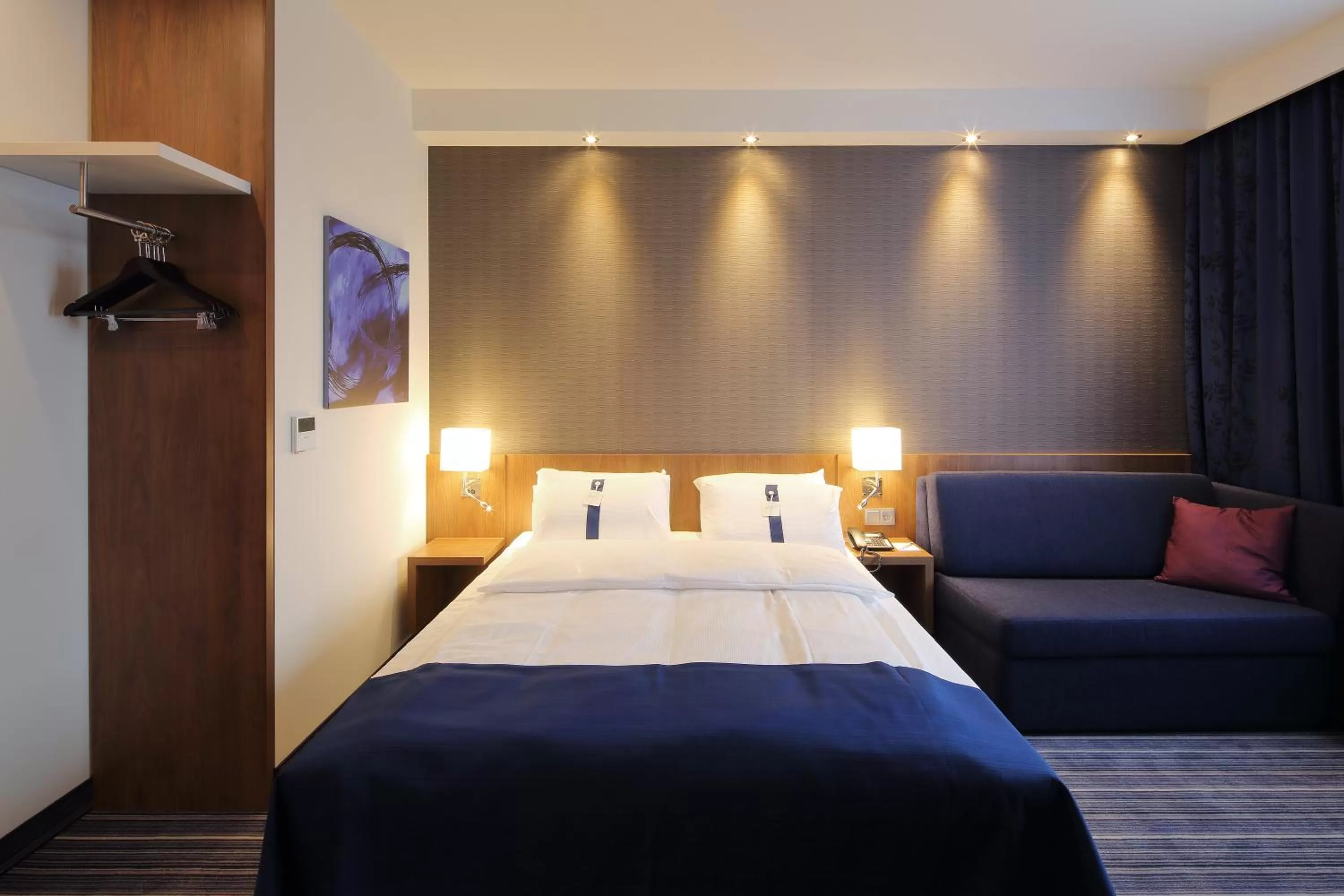 Photo of the whole room, Bed in Holiday Inn Express Friedrichshafen by IHG