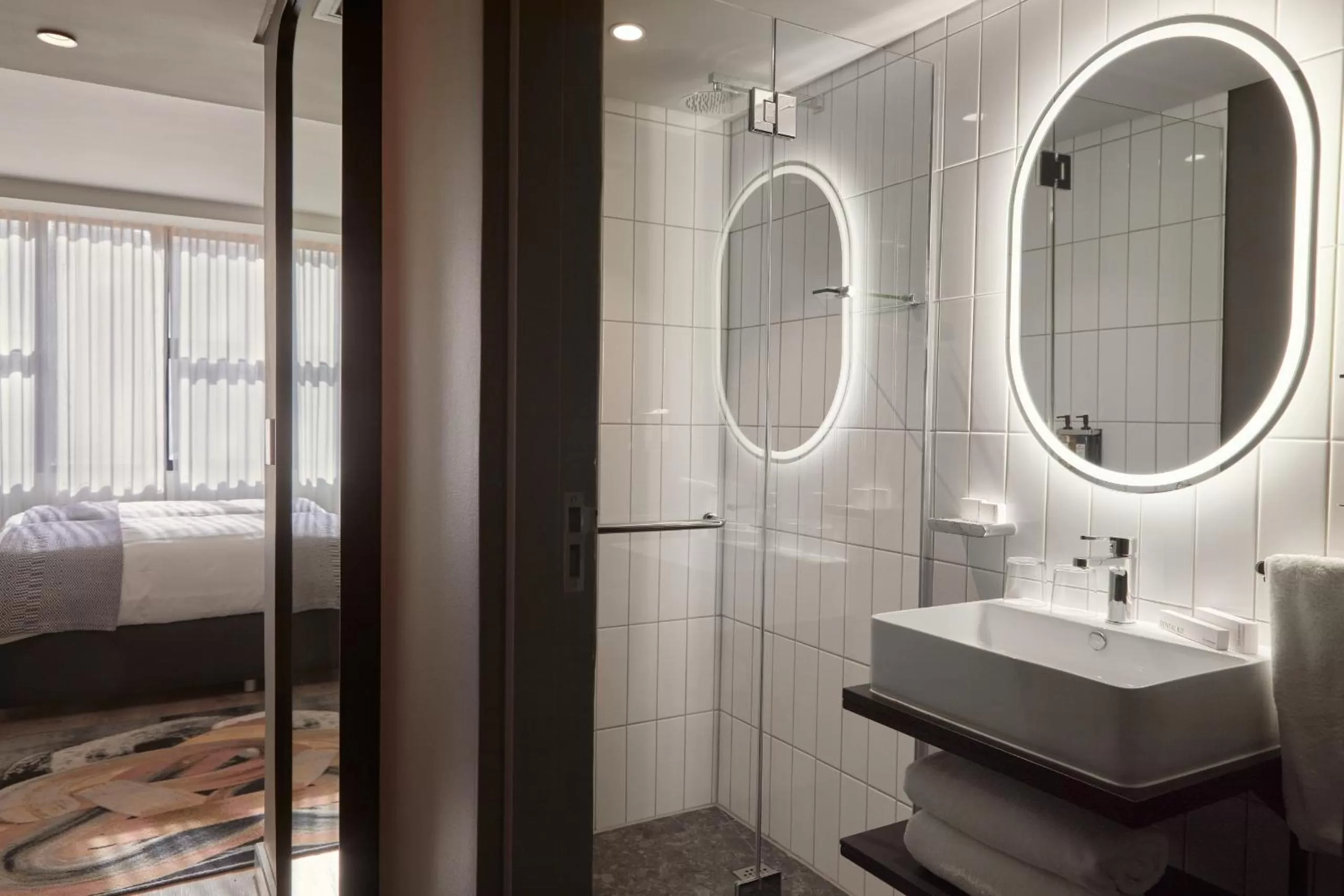Bathroom, Bed in The Rockefeller Hotel by NEWMARK