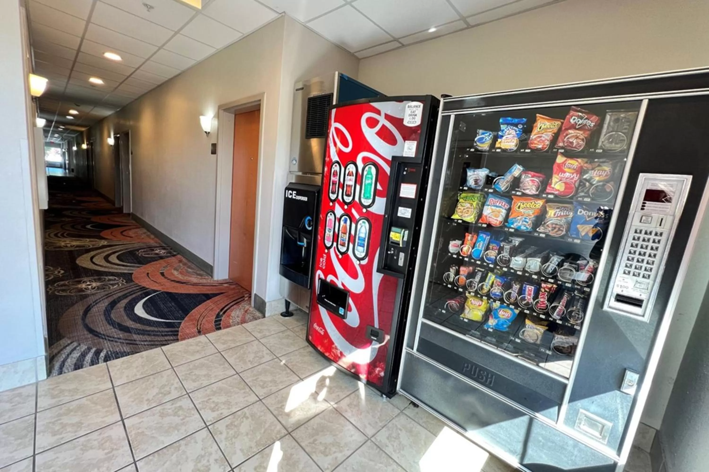 vending machine in Econo Lodge Augusta West near Fort Gordon