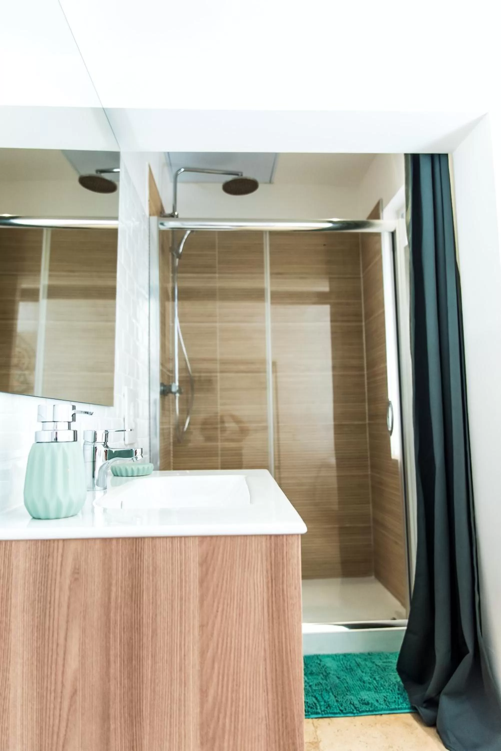 Bathroom in **Auberge de l'Aude**