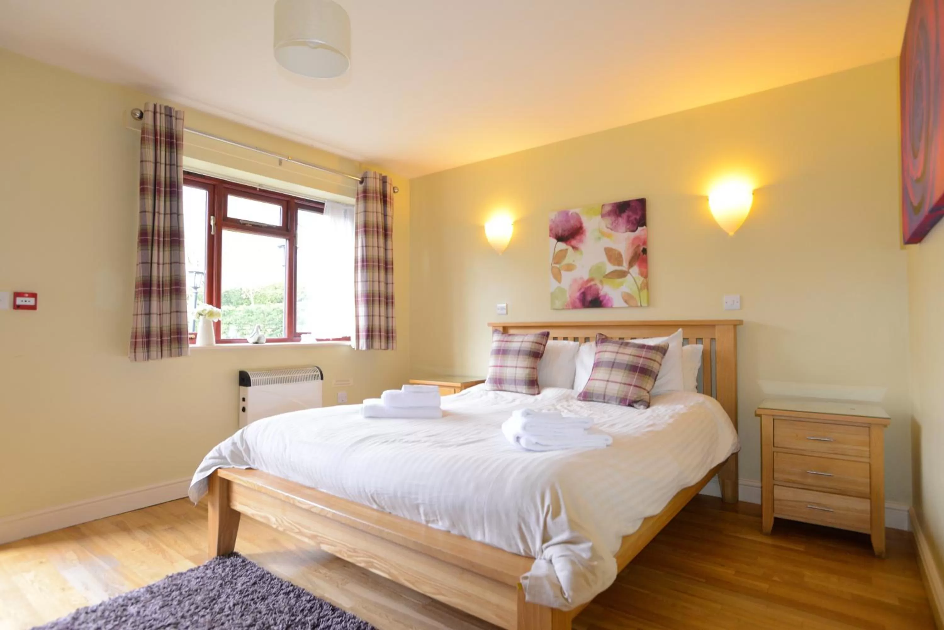 Bedroom, Bed in The Black Horse Inn