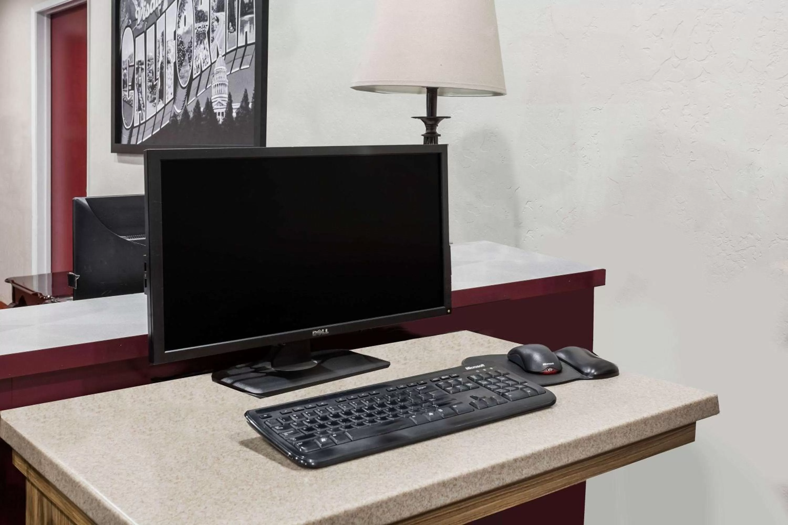 Business facilities in Super 8 by Wyndham Visalia