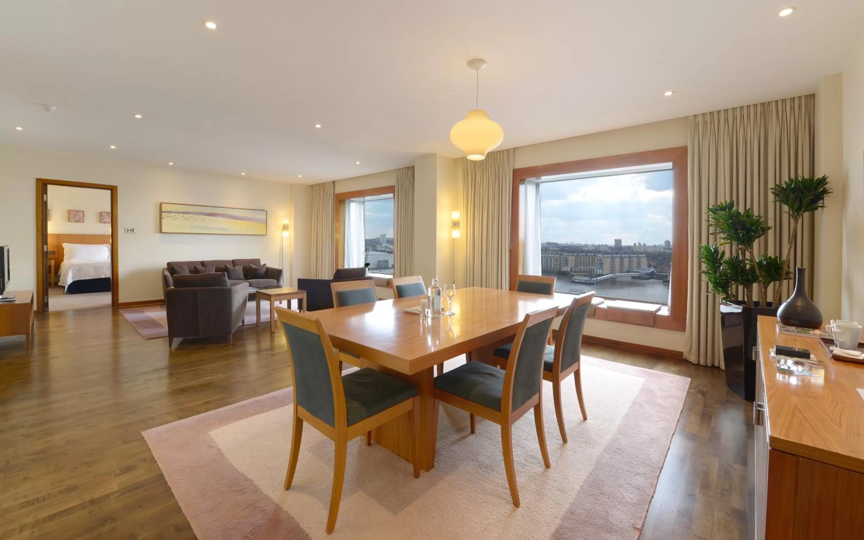 Living room in Canary Riverside Plaza Hotel