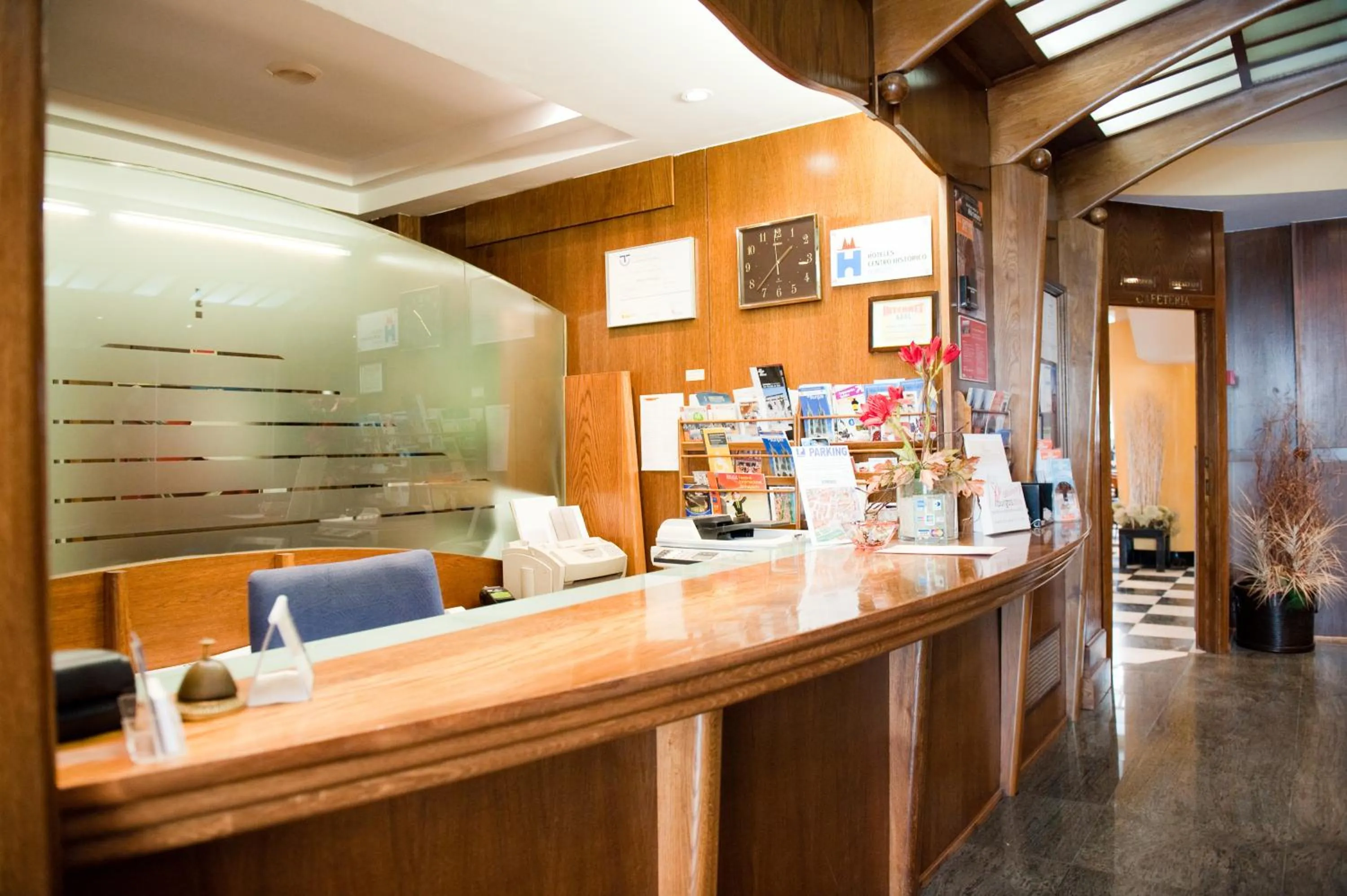 Lobby or reception in Hotel Cordón