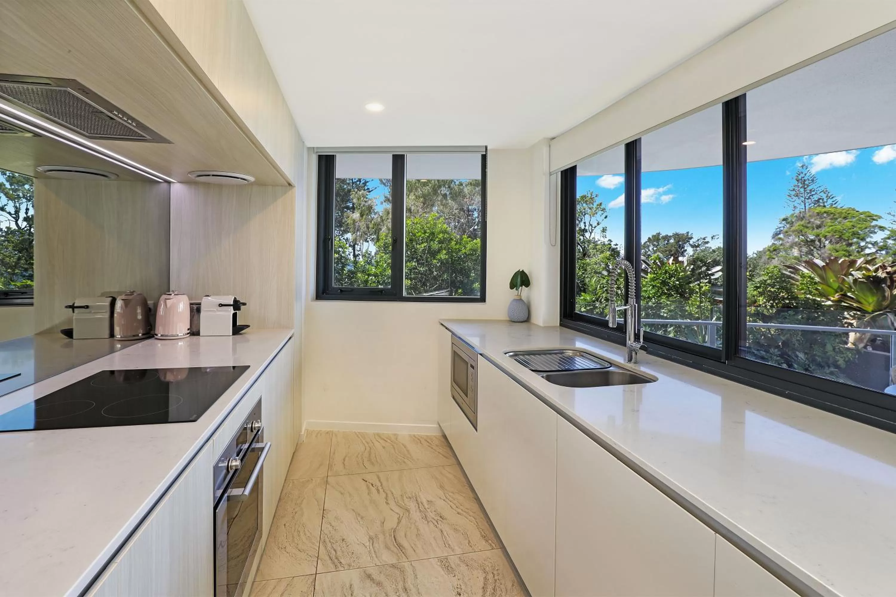 Kitchen or kitchenette in Breeze Mooloolaba, Ascend Hotel Collection