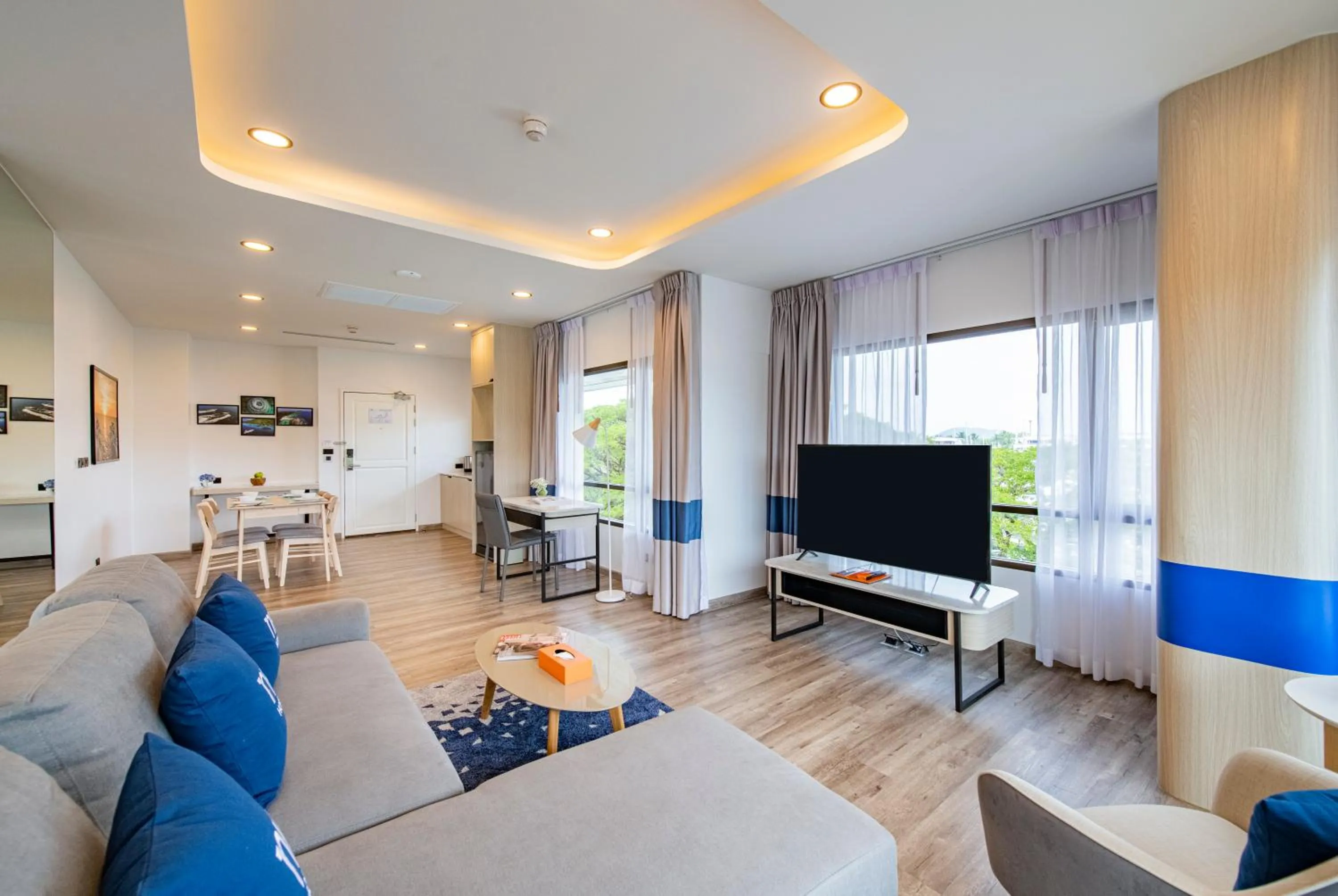 Living room in NH Boat Lagoon Phuket Resort