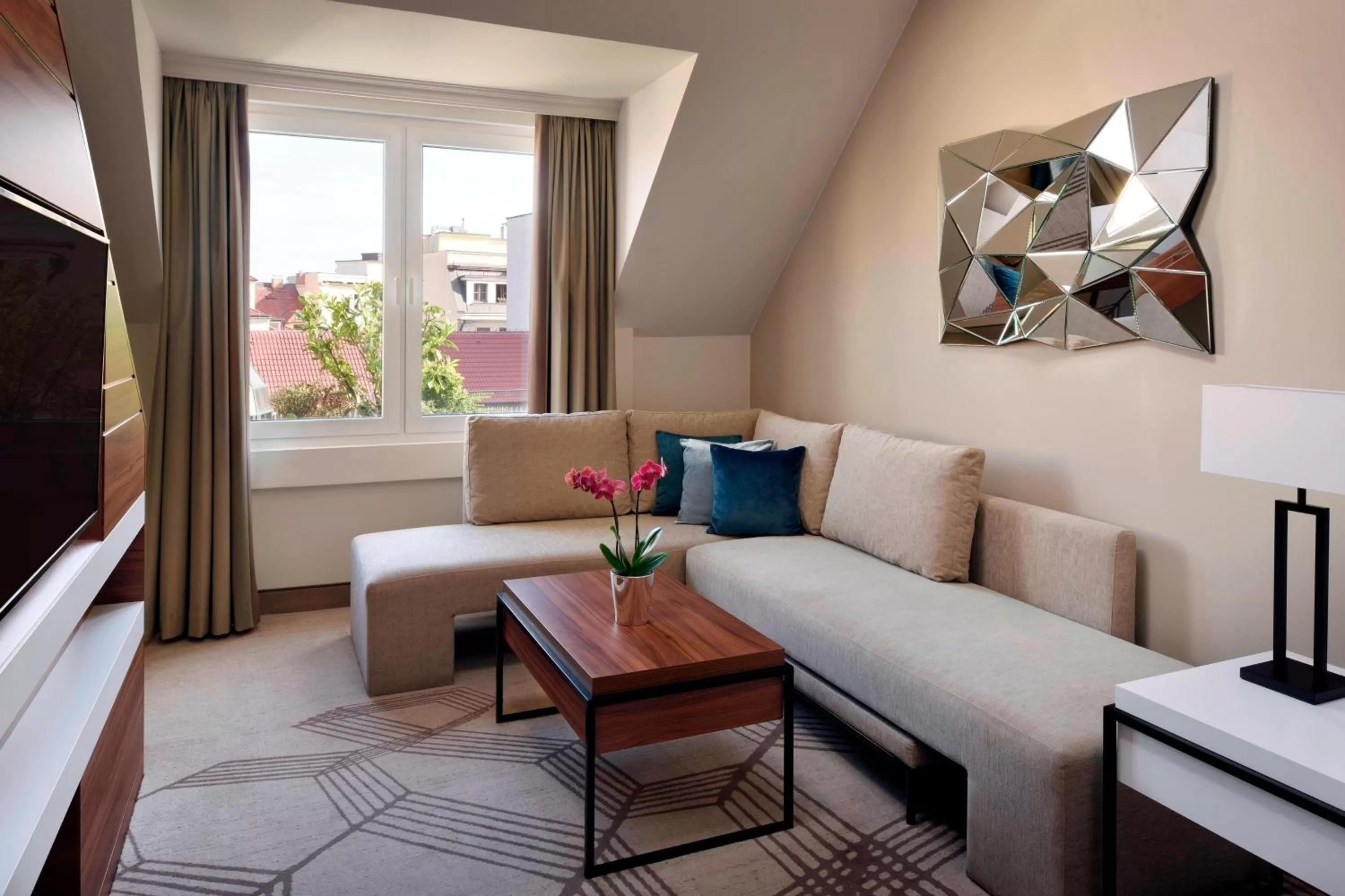 Living room in Prague Marriott Hotel